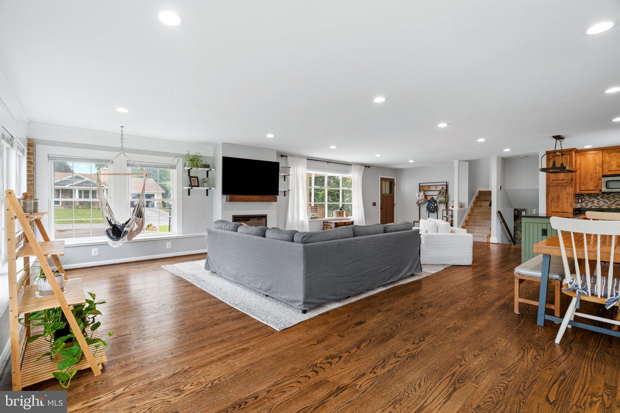 WEST HILLS - Residential