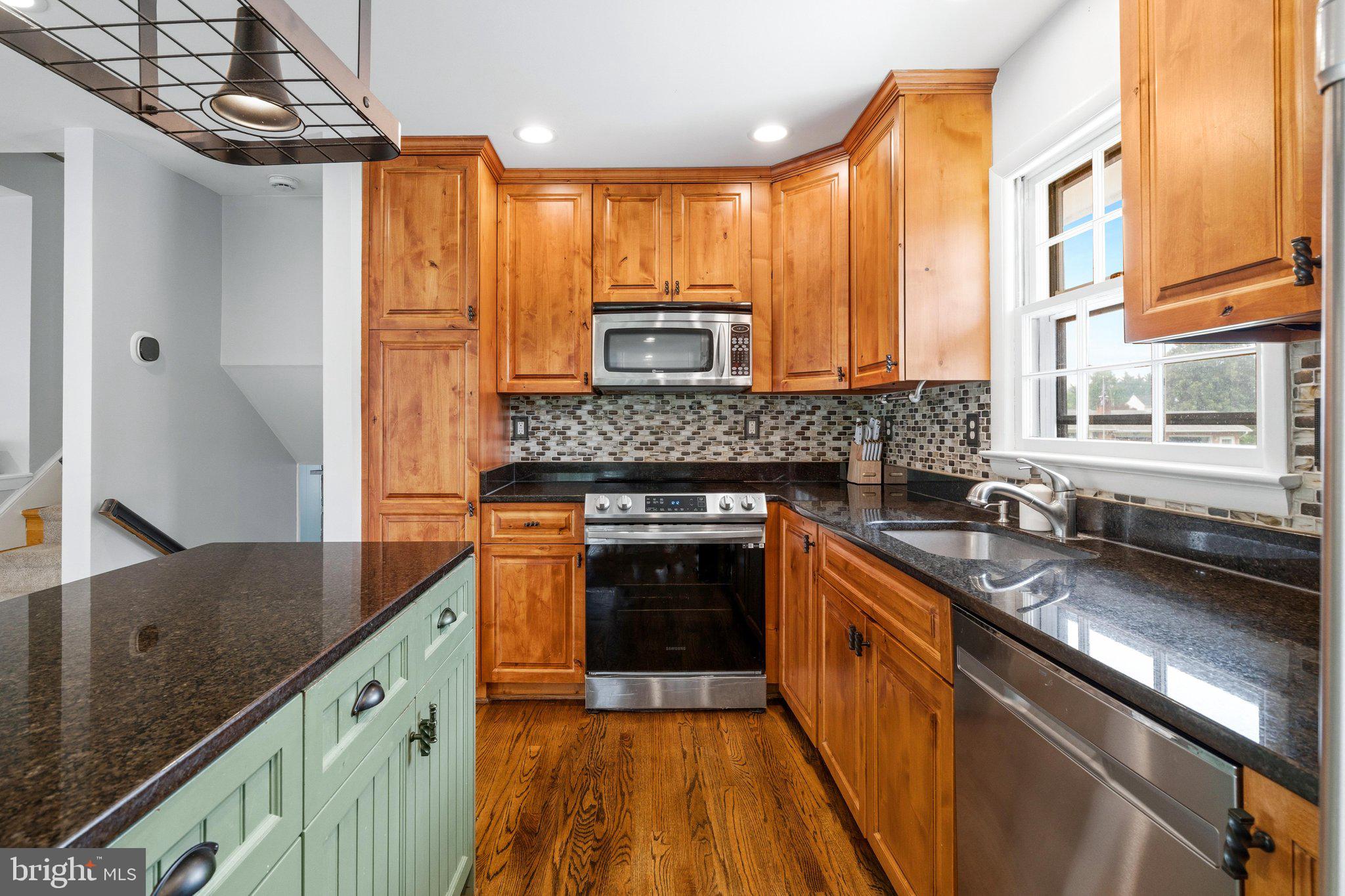 WEST HILLS - Residential