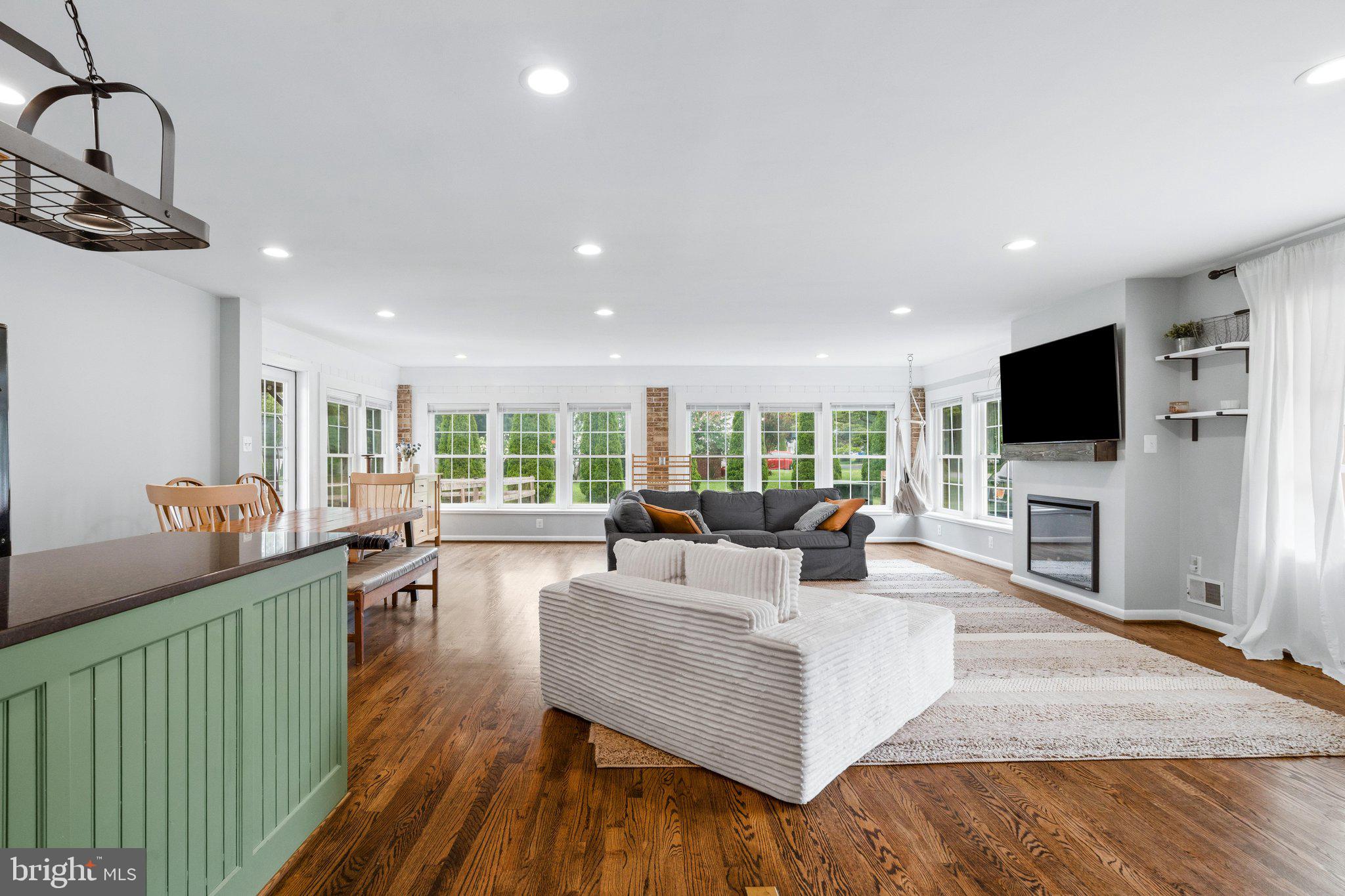 WEST HILLS - Residential