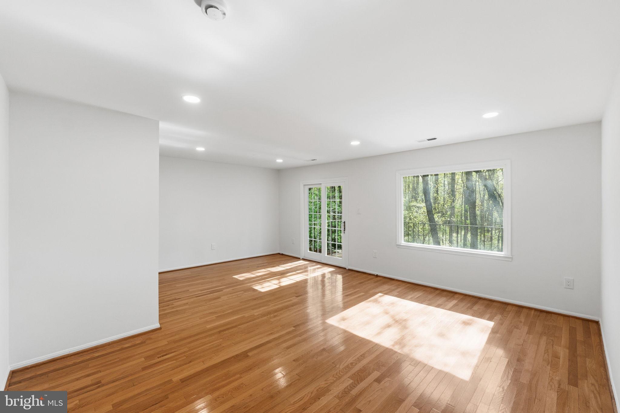 INVERNESS KNOLLS - Residential