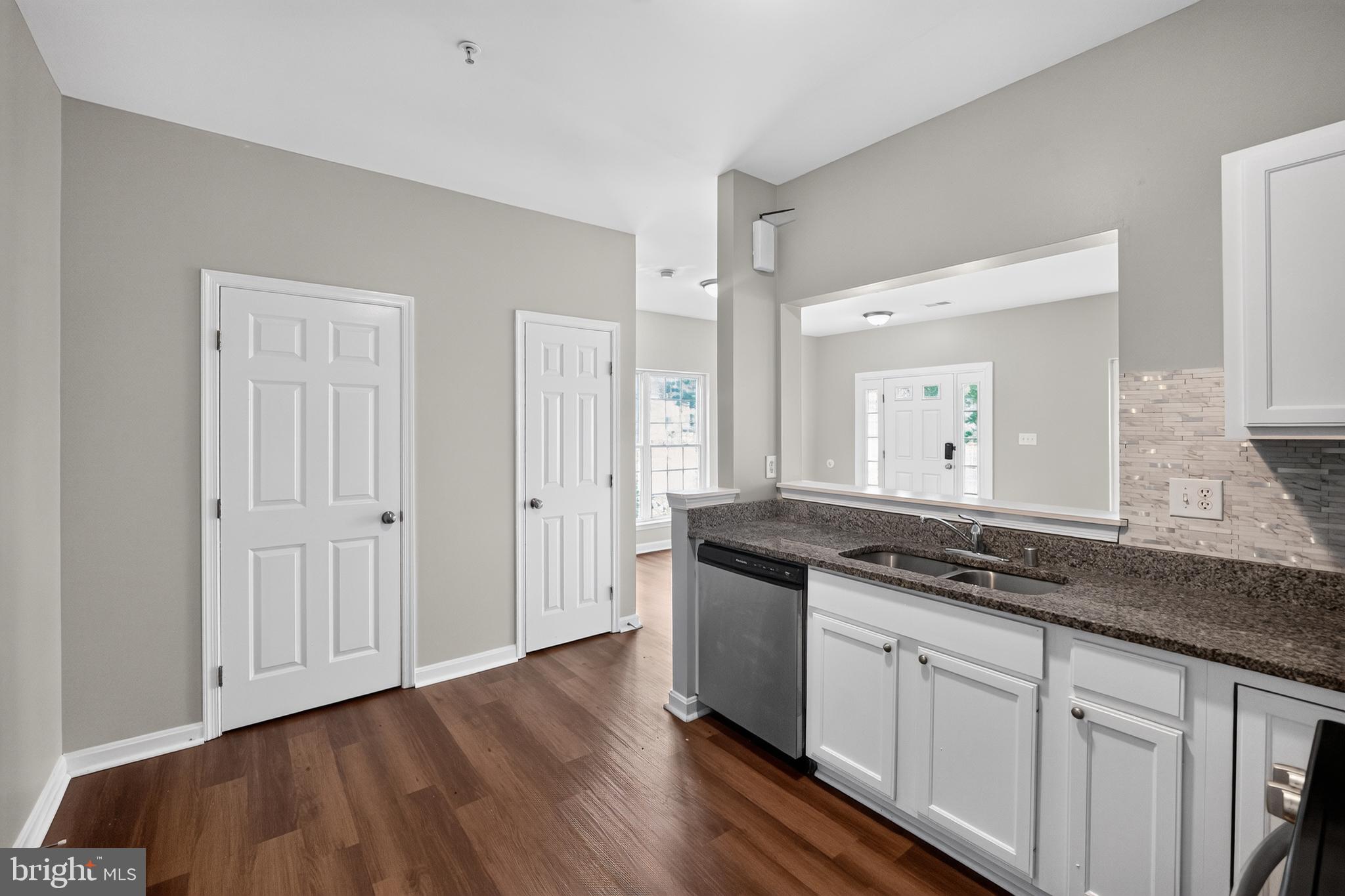 SEVEN OAKS - Residential