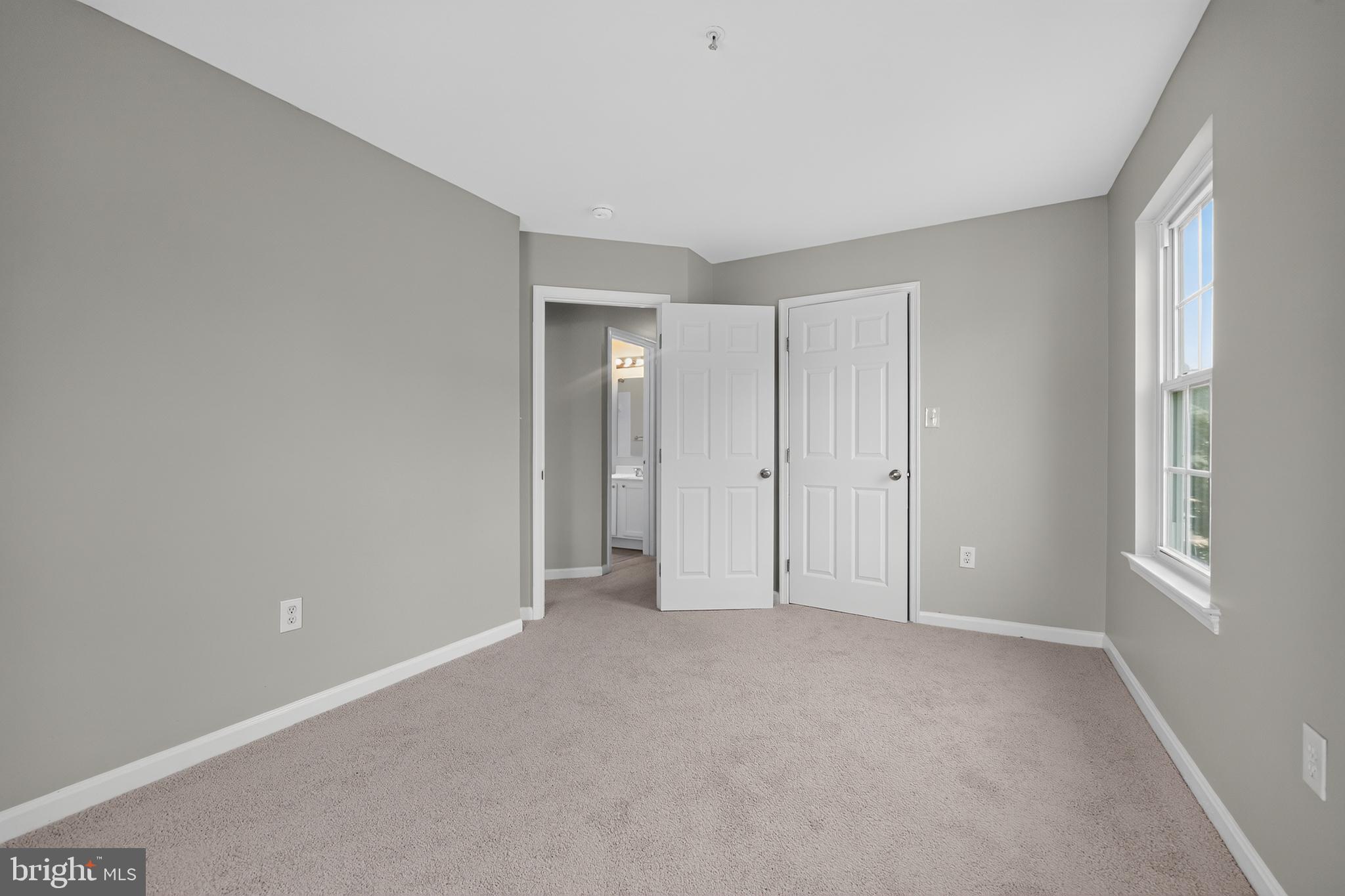 SEVEN OAKS - Residential