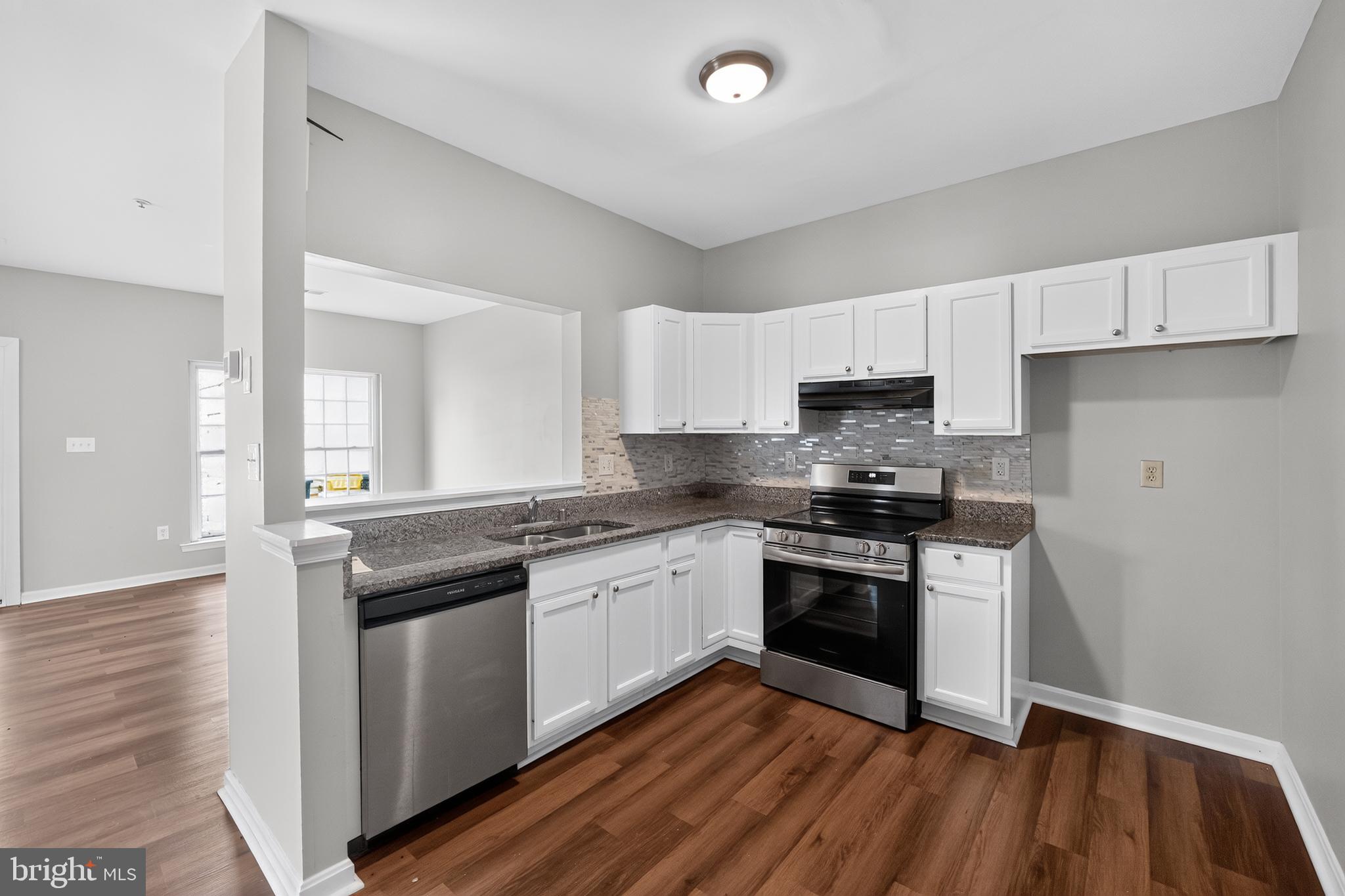 SEVEN OAKS - Residential