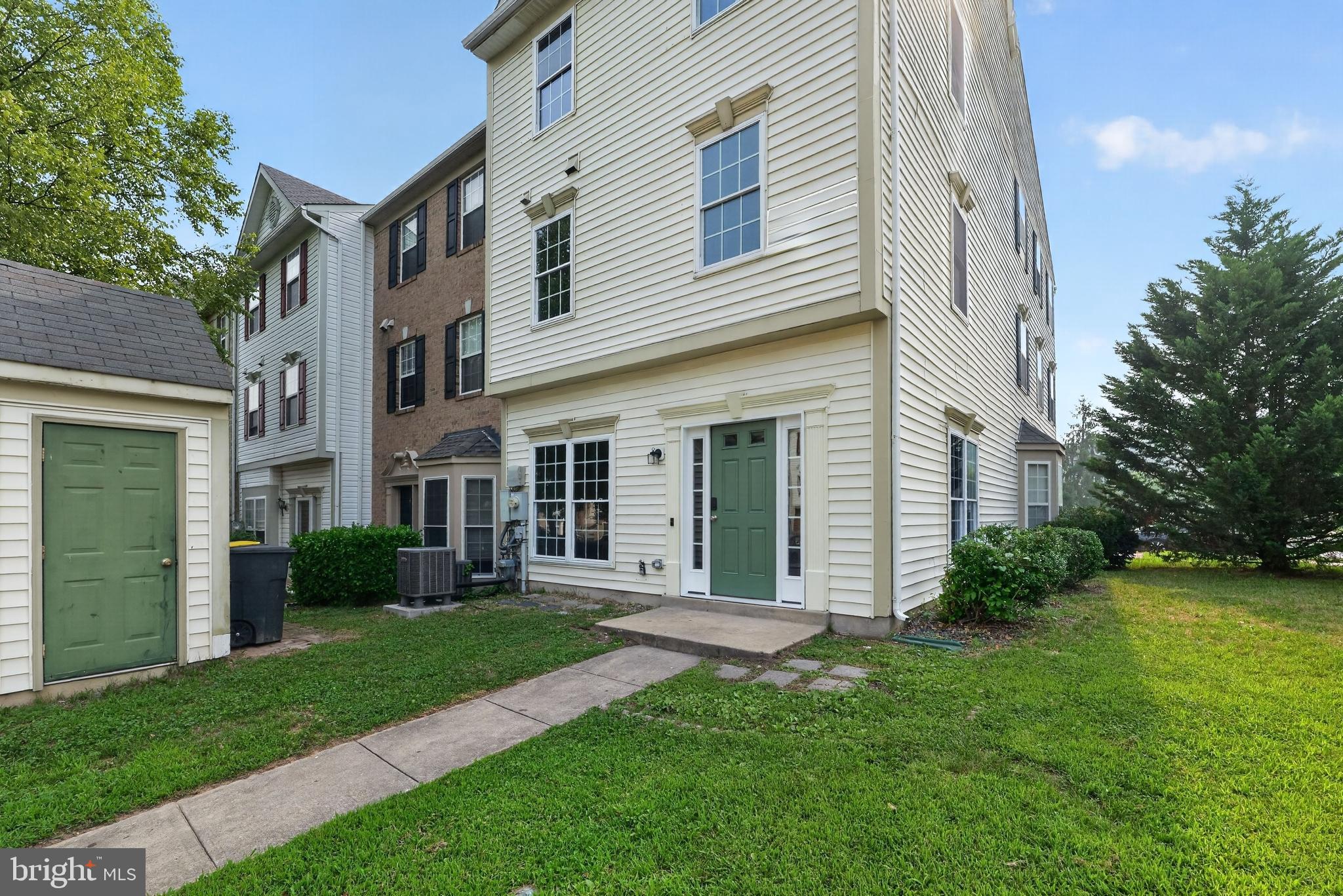 SEVEN OAKS - Residential