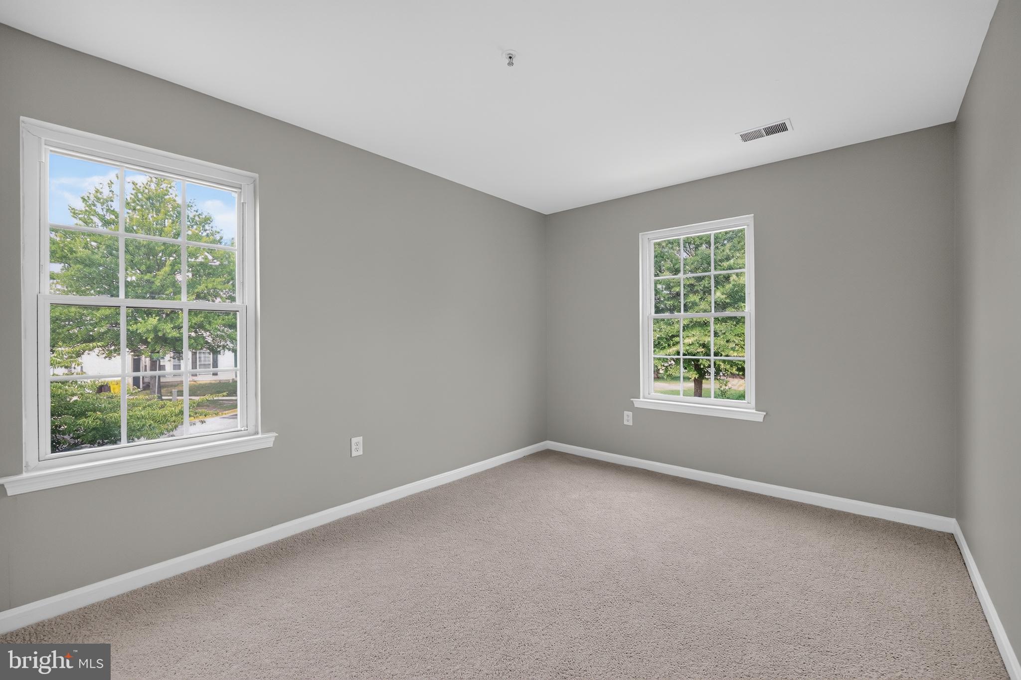 SEVEN OAKS - Residential