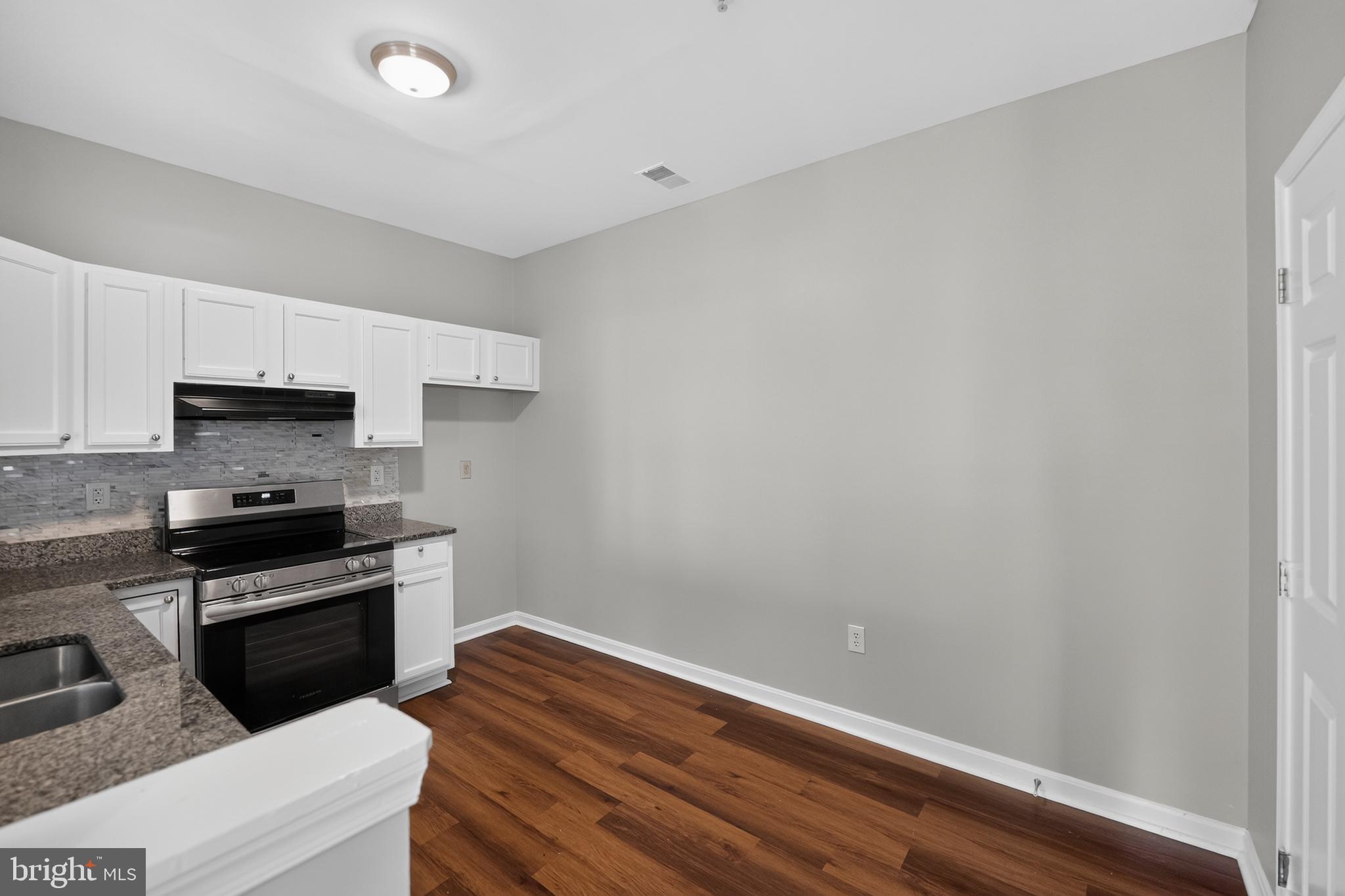 SEVEN OAKS - Residential