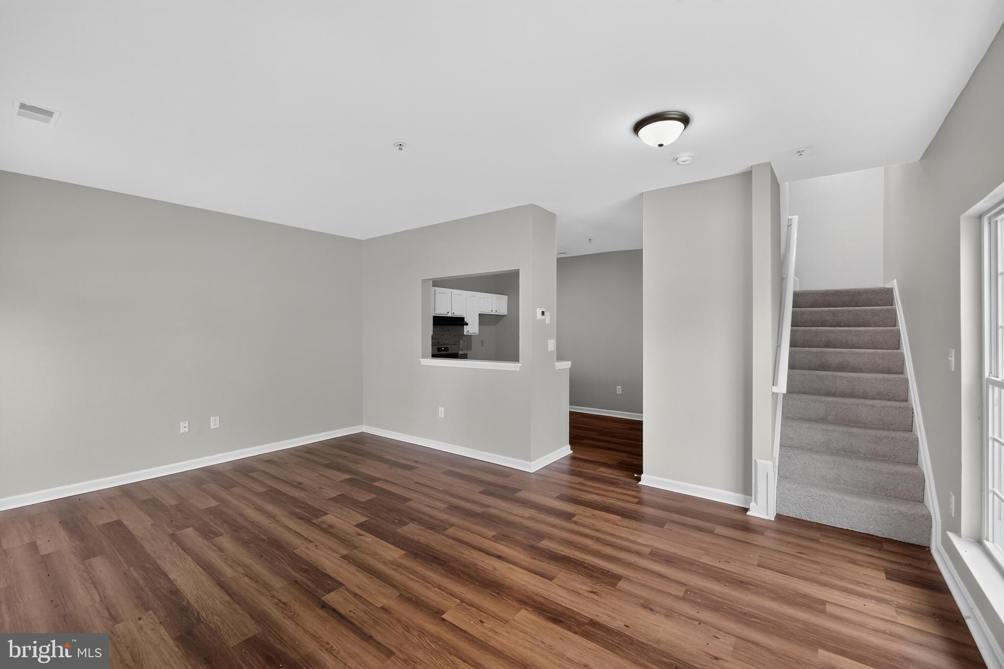 SEVEN OAKS - Residential