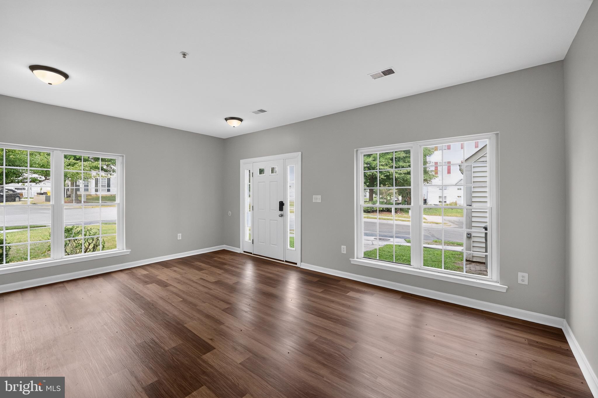 SEVEN OAKS - Residential