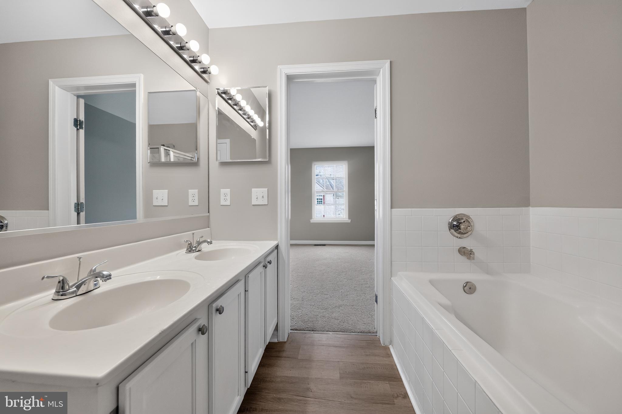 SEVEN OAKS - Residential