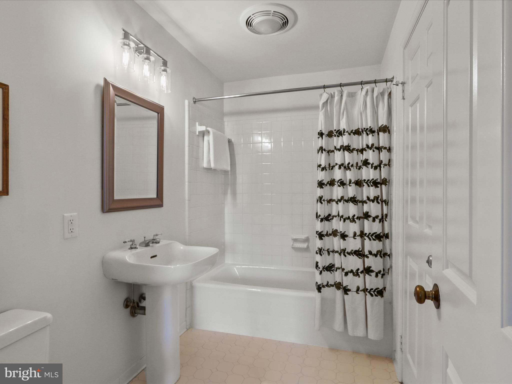 THE GLEBE - Residential