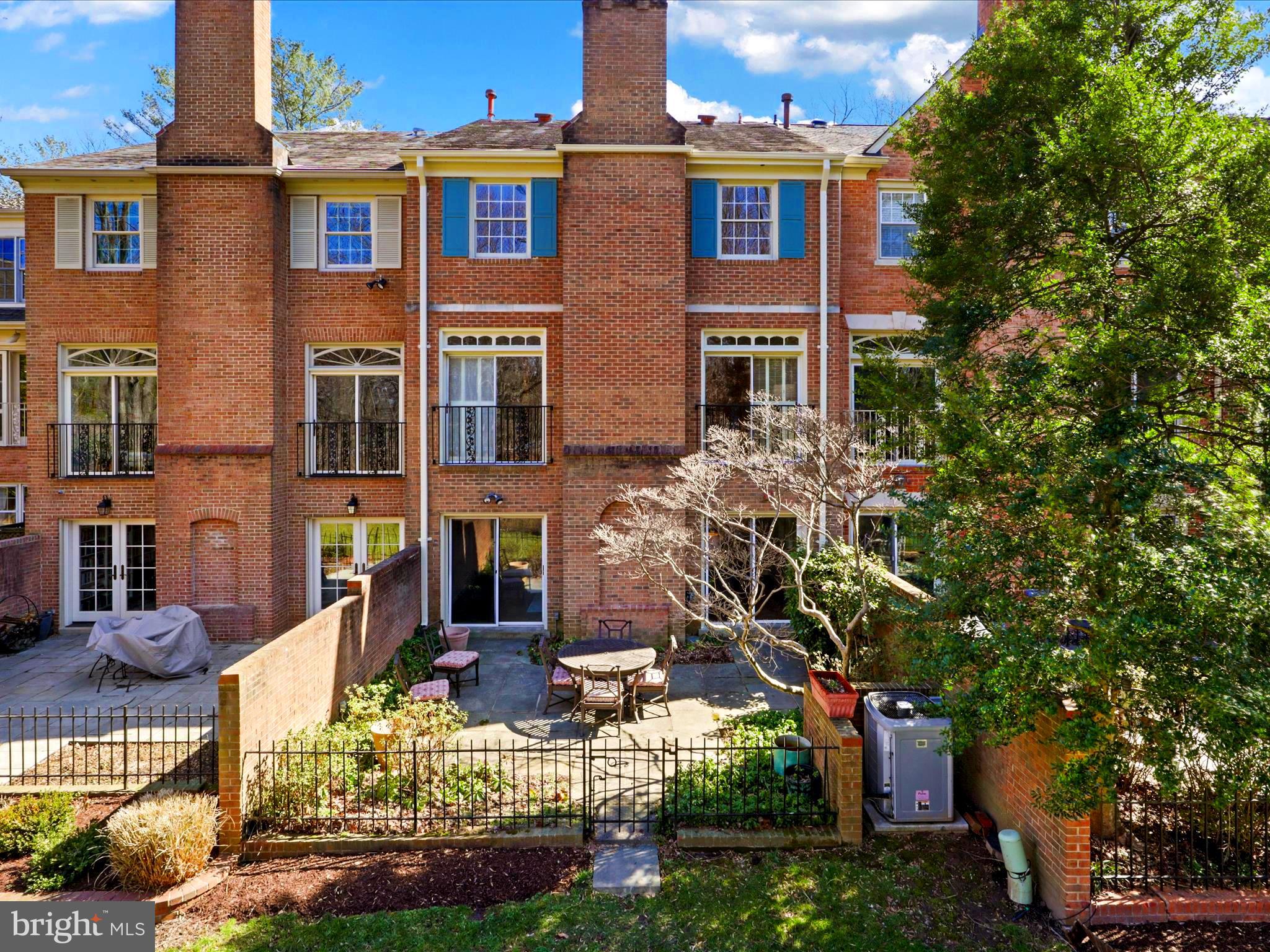 THE GLEBE - Residential