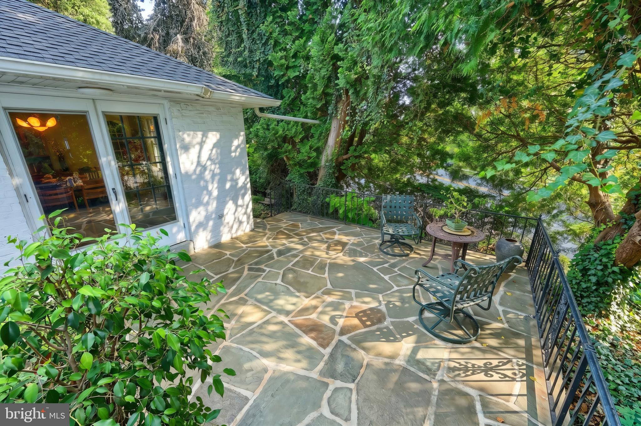 SPRING GARDEN - Residential