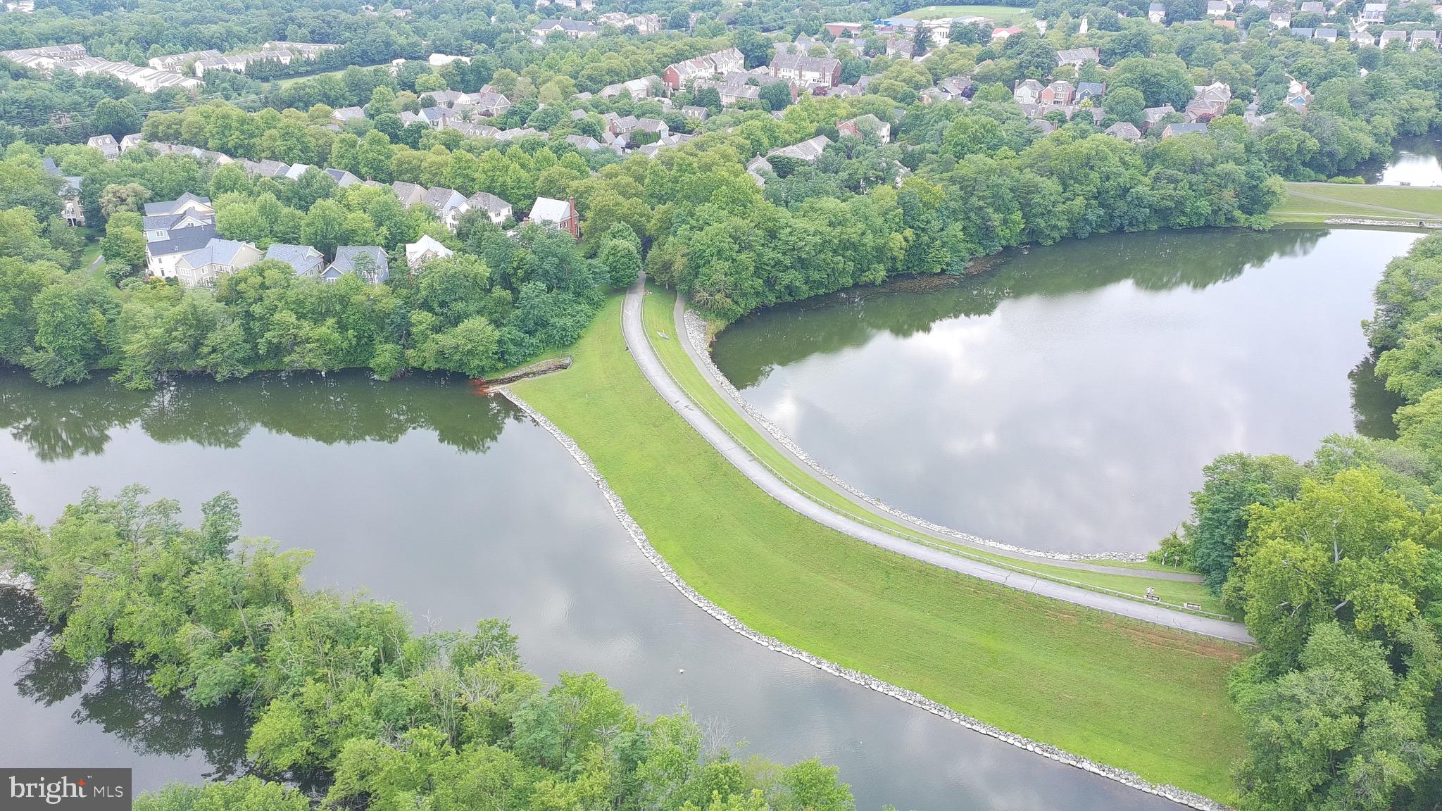 LAKELANDS - Residential