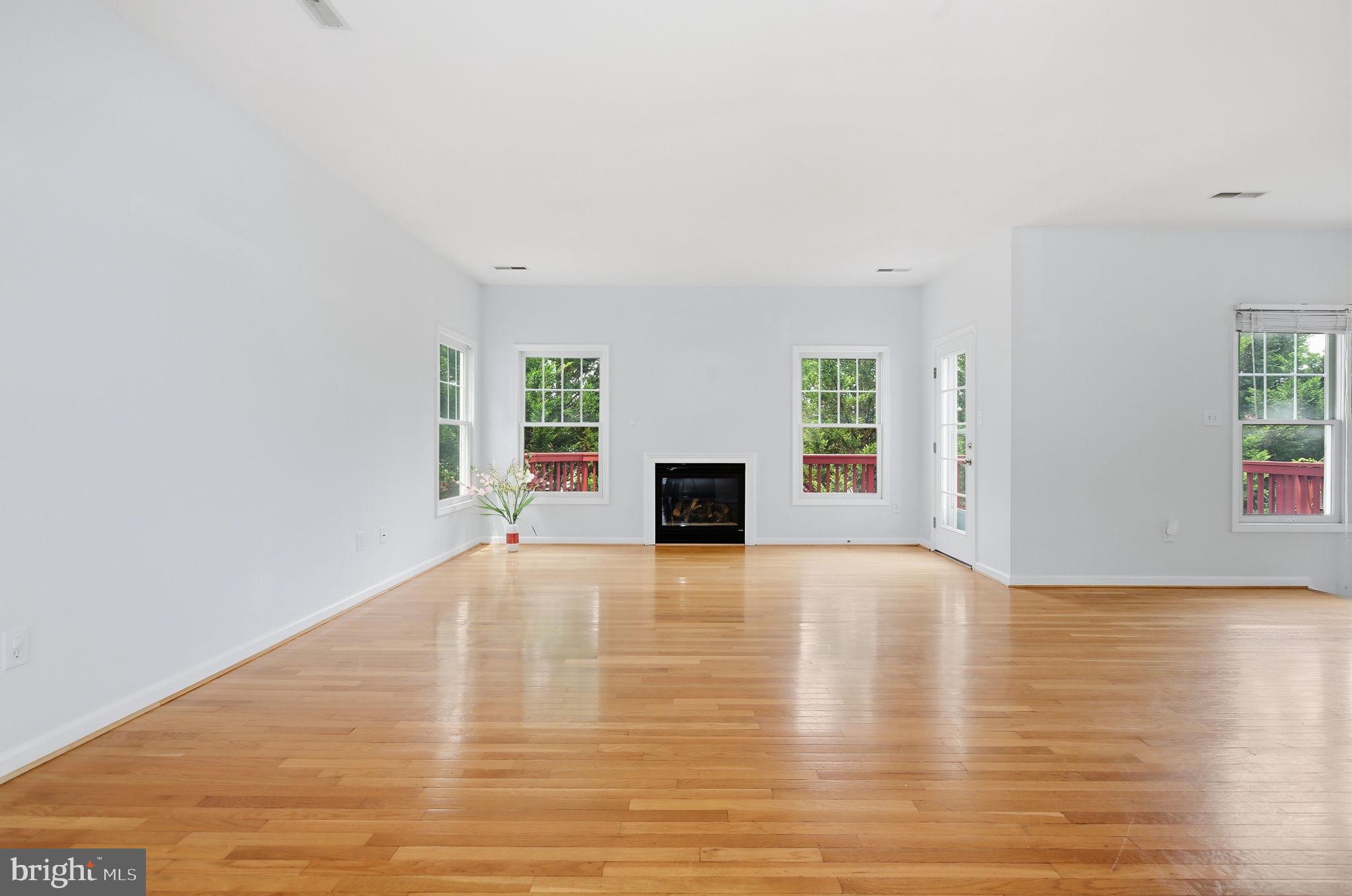LAKELANDS - Residential