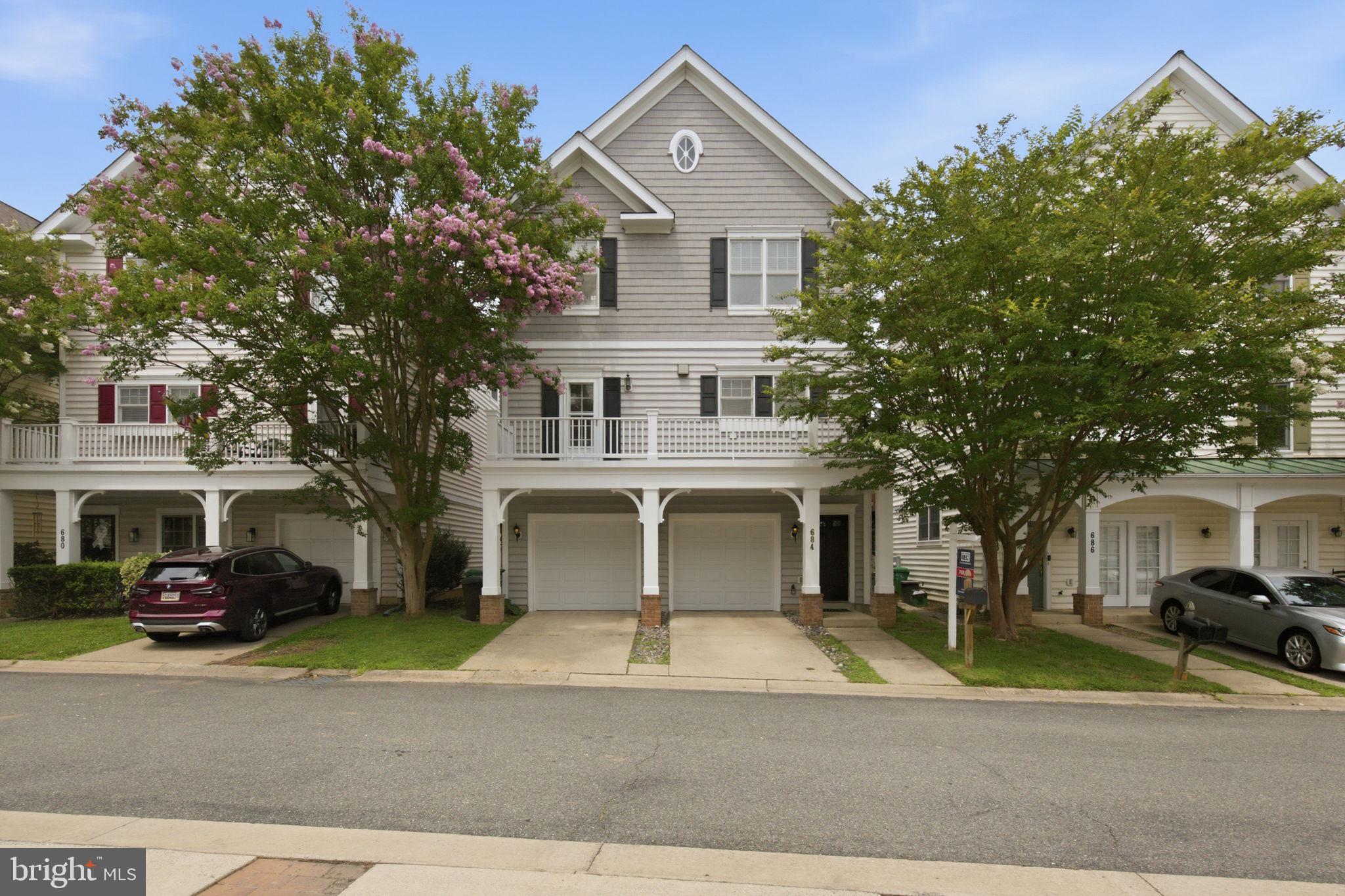LAKELANDS - Residential