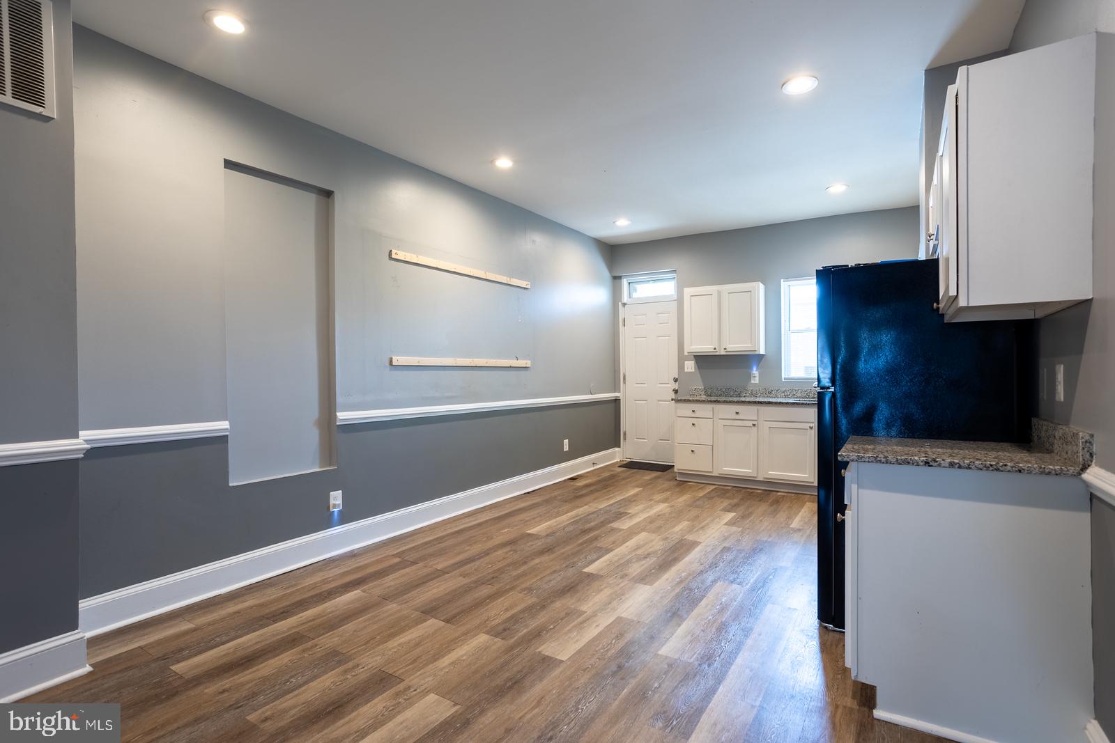 BROADWAY EAST - Residential