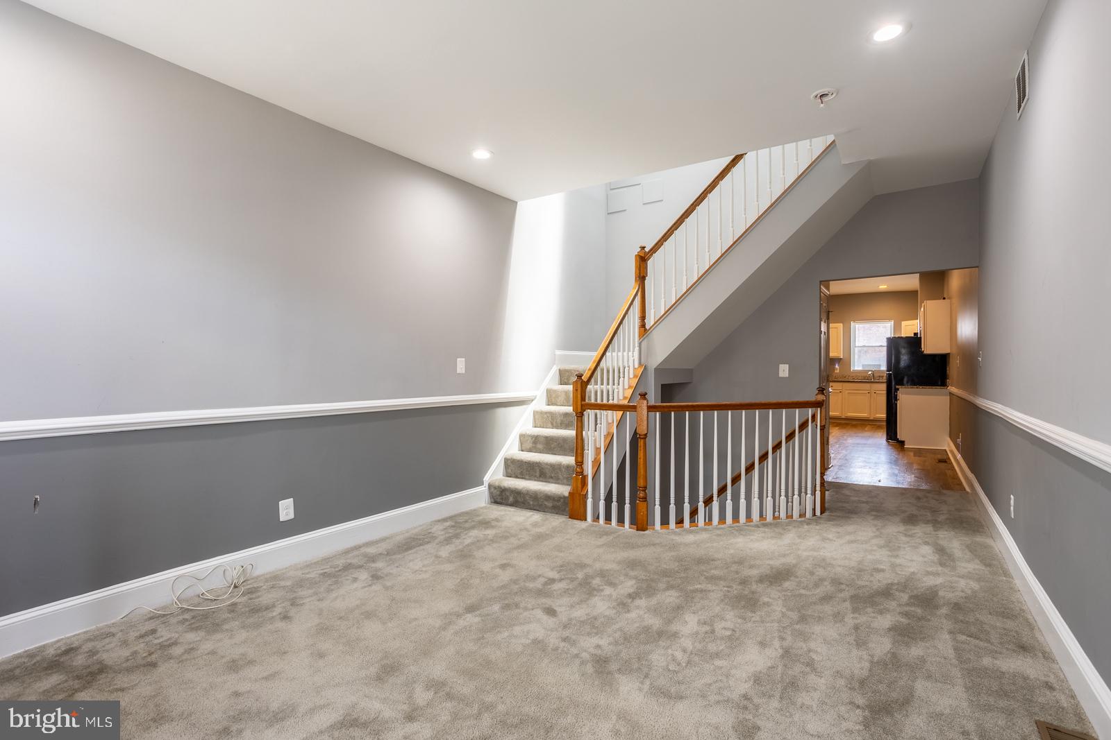 BROADWAY EAST - Residential