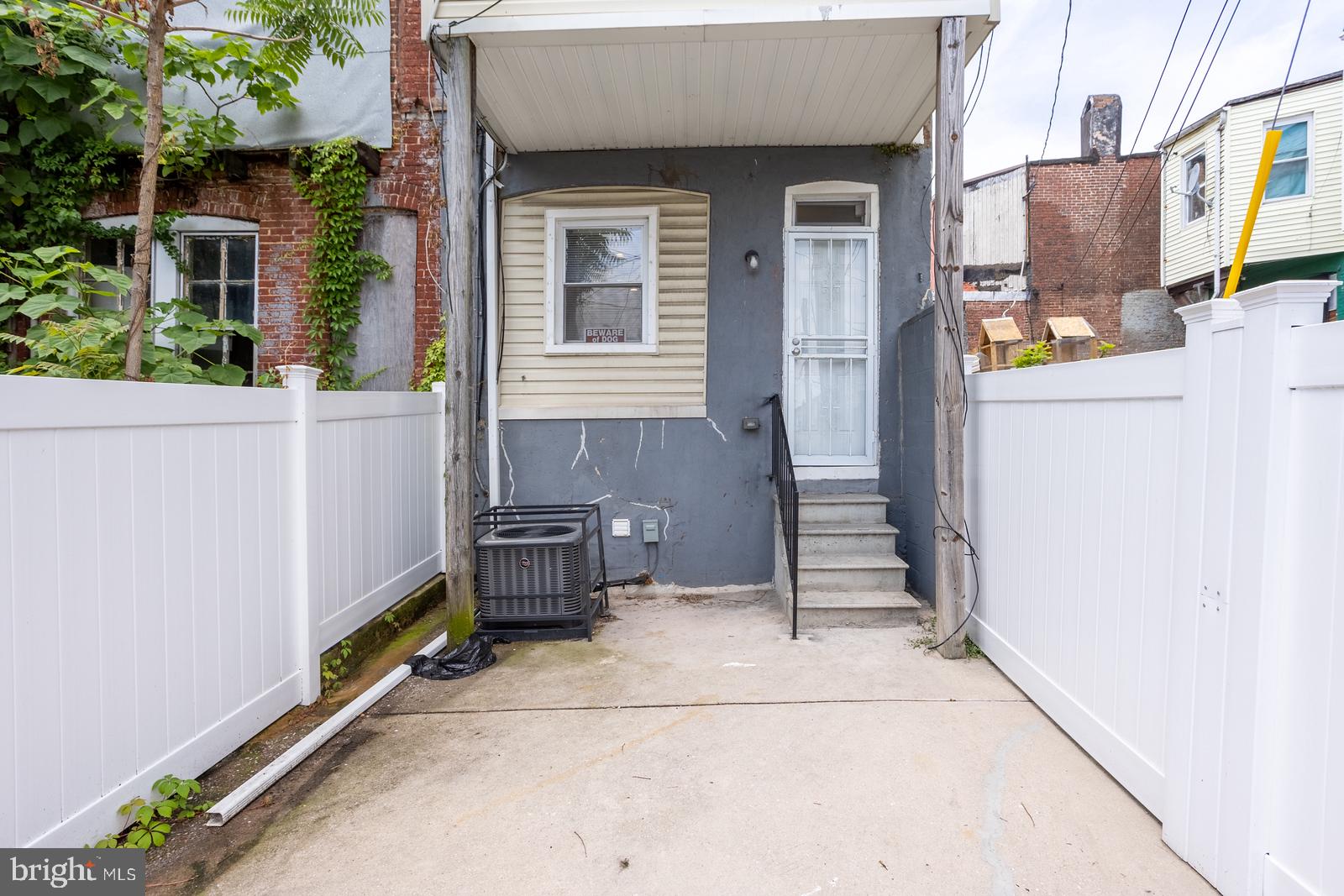 BROADWAY EAST - Residential