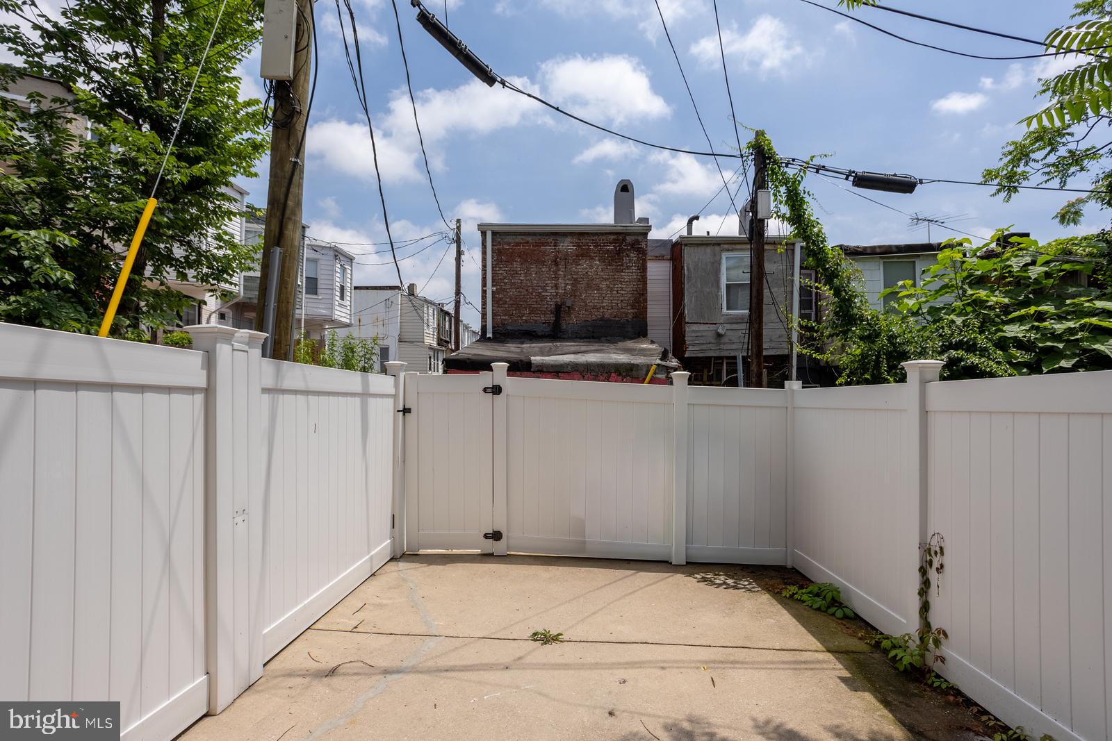 BROADWAY EAST - Residential