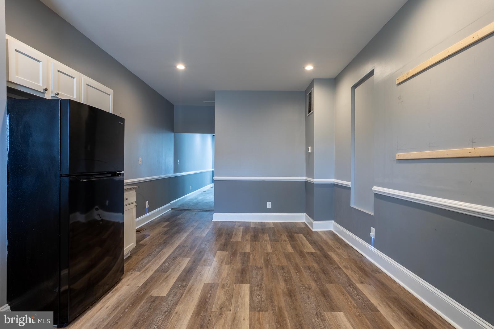 BROADWAY EAST - Residential