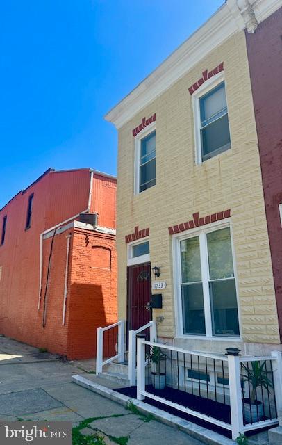 BROADWAY EAST - Residential