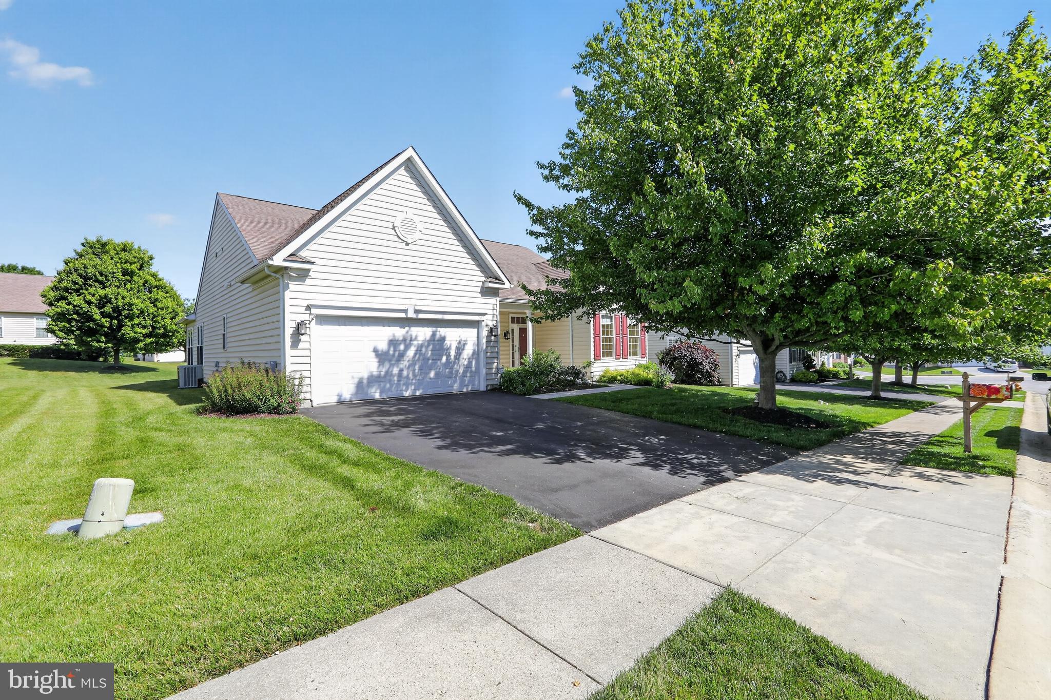 KNOB HILL FARMS - Residential