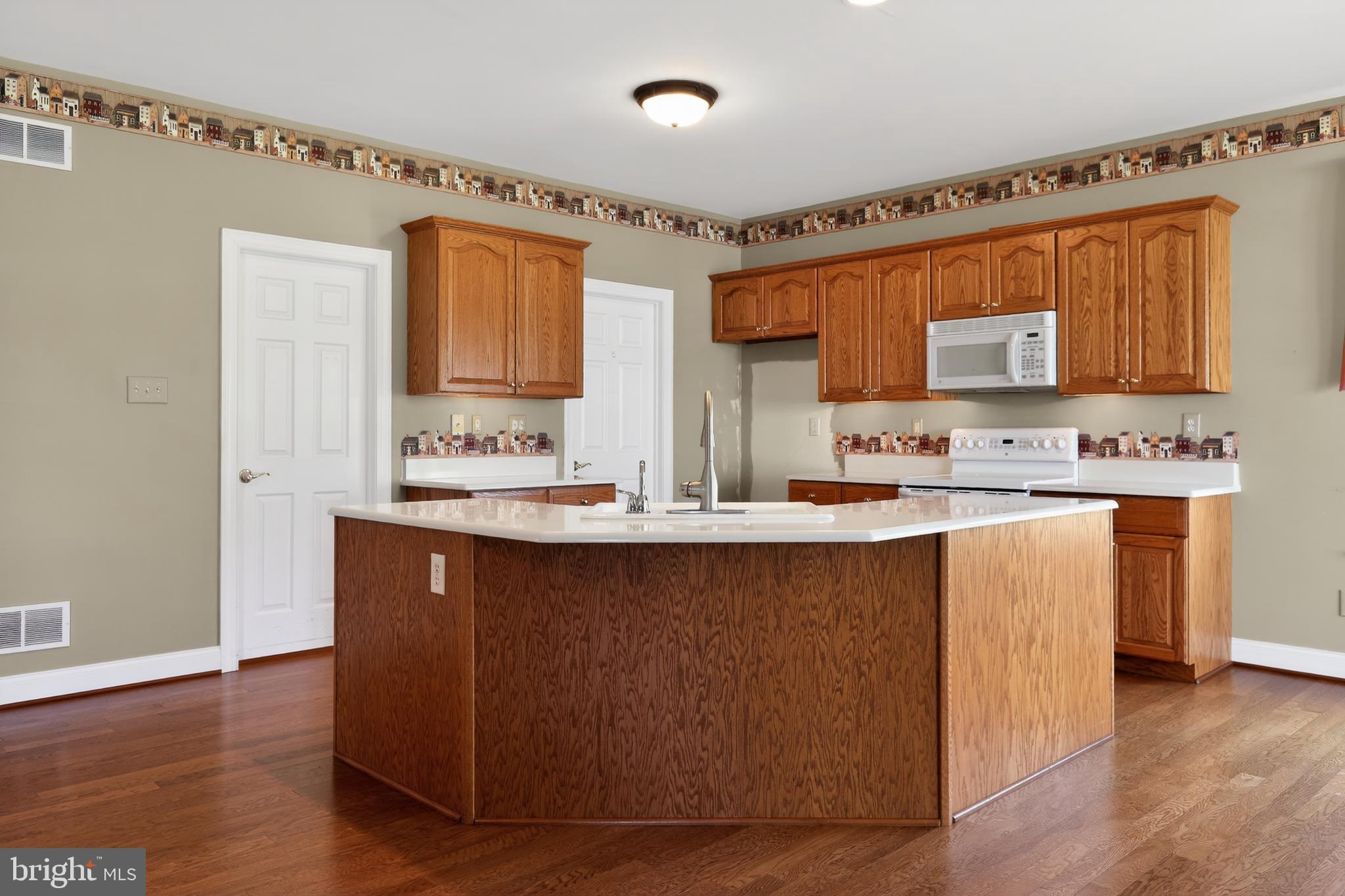 KNOB HILL FARMS - Residential