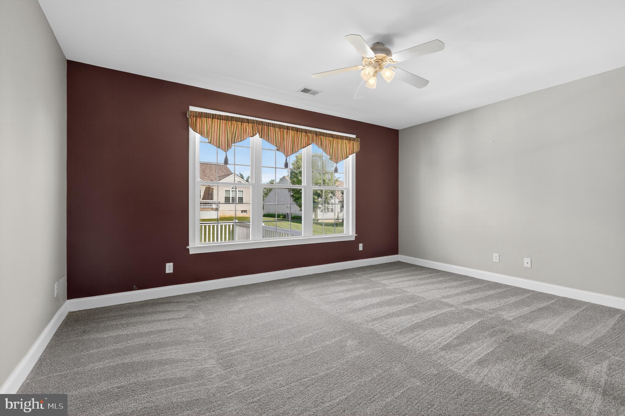 KNOB HILL FARMS - Residential