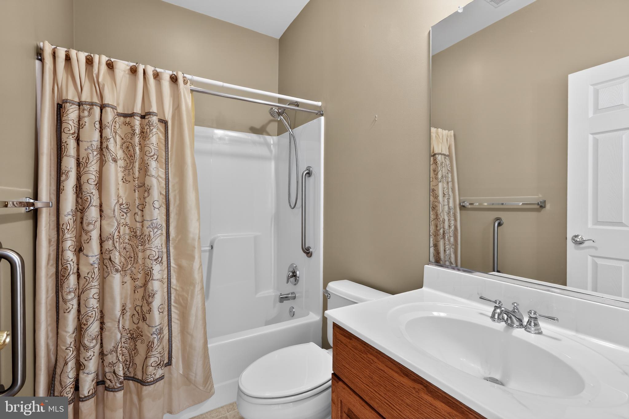 KNOB HILL FARMS - Residential