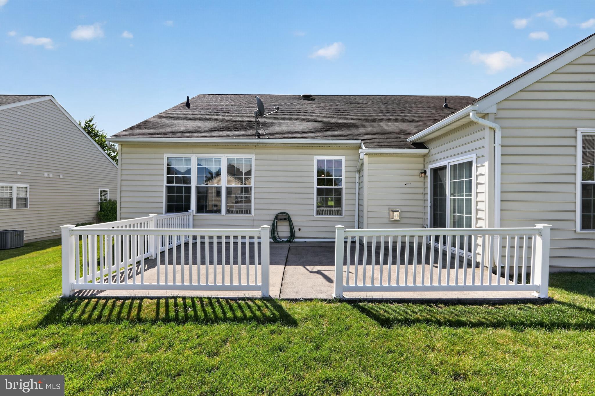 KNOB HILL FARMS - Residential
