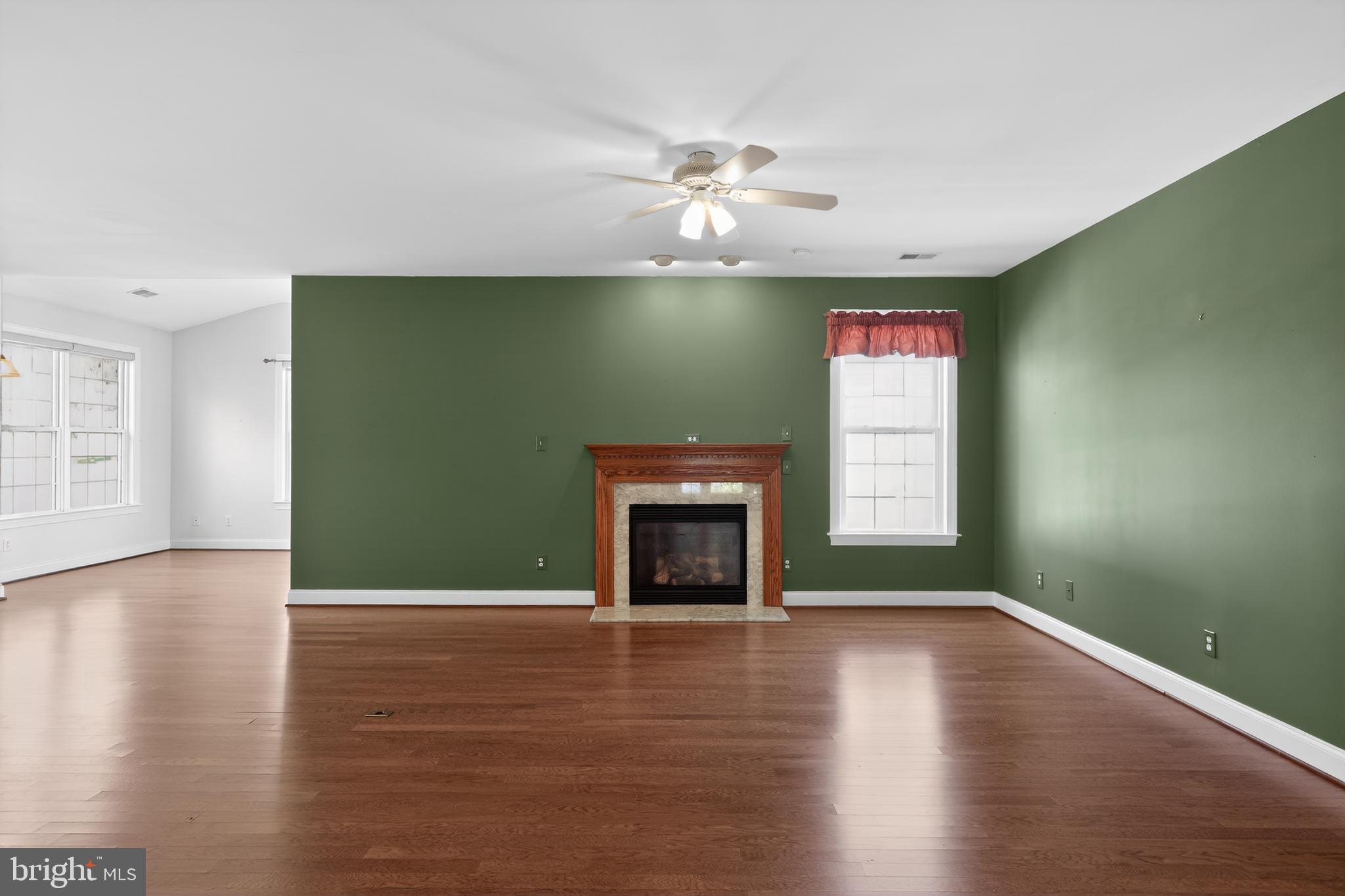 KNOB HILL FARMS - Residential