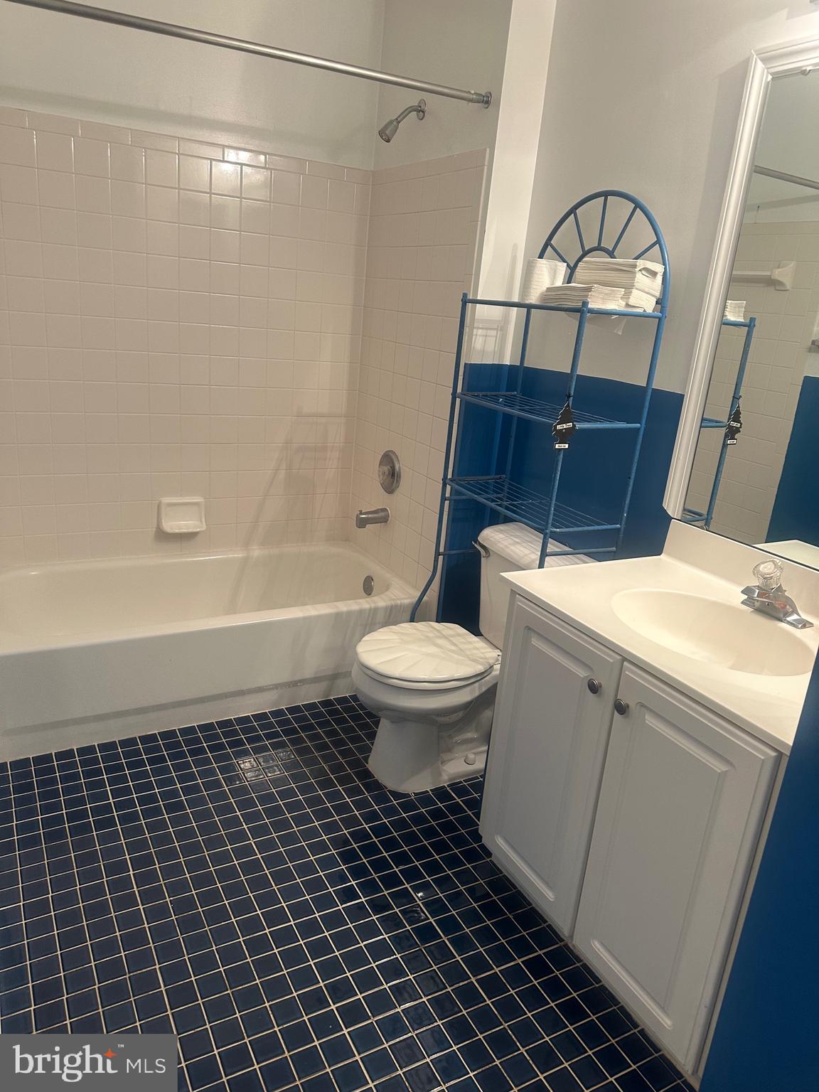 WELLINGTON CONDOMINIUM - Residential