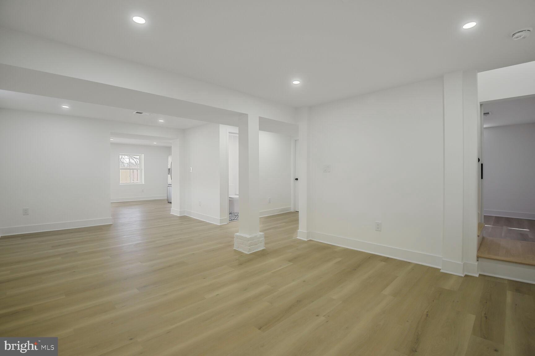 WOODSIDE - Residential