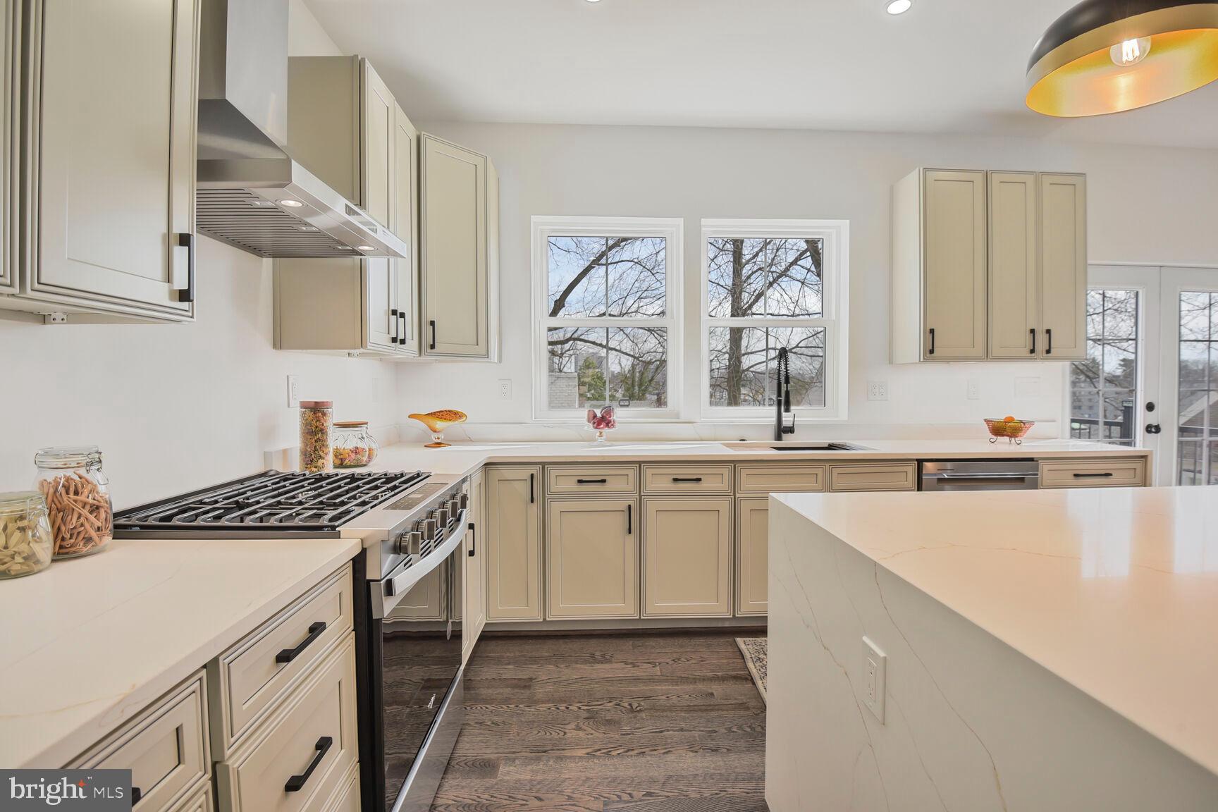 WOODSIDE - Residential