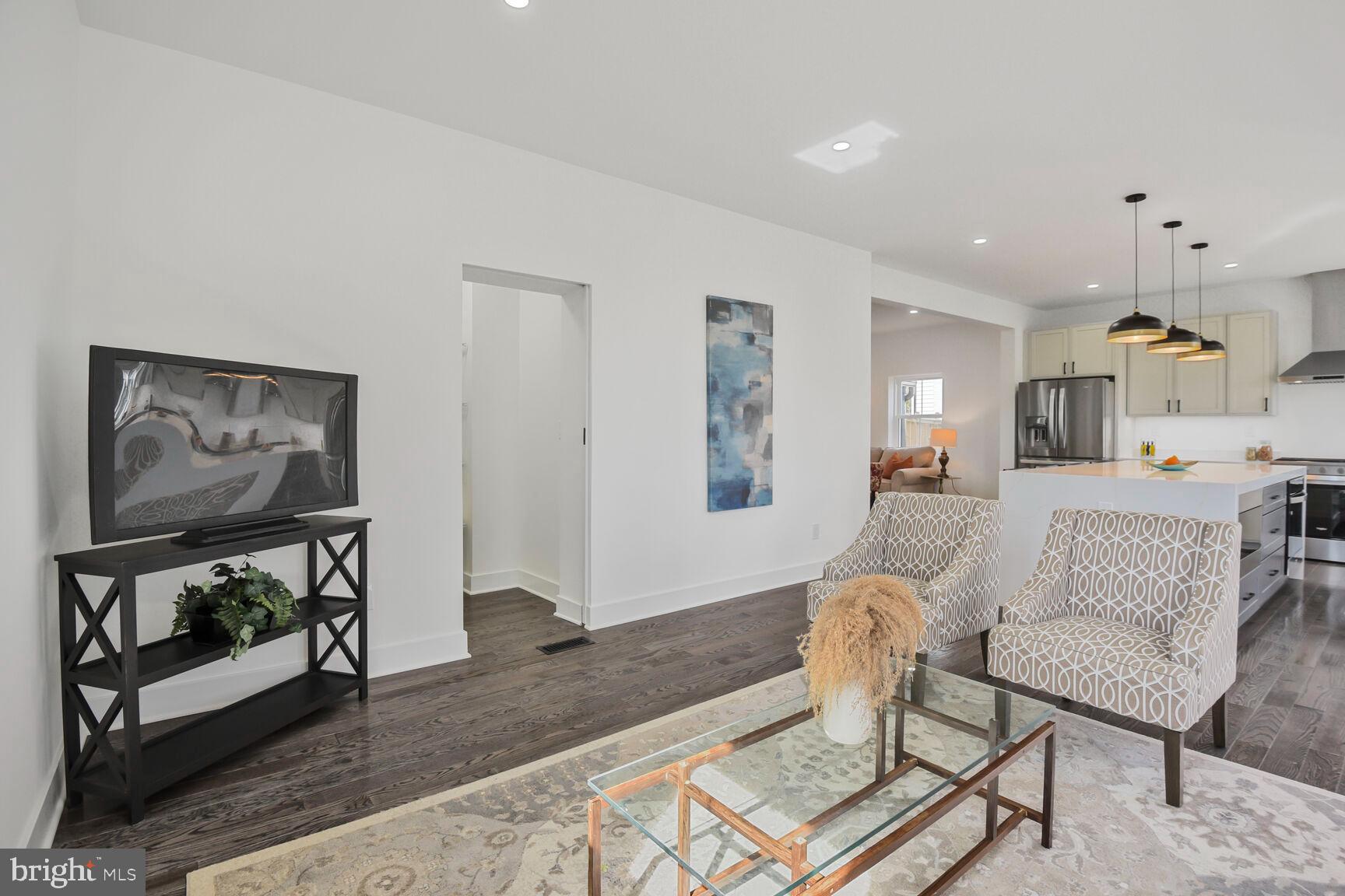WOODSIDE - Residential