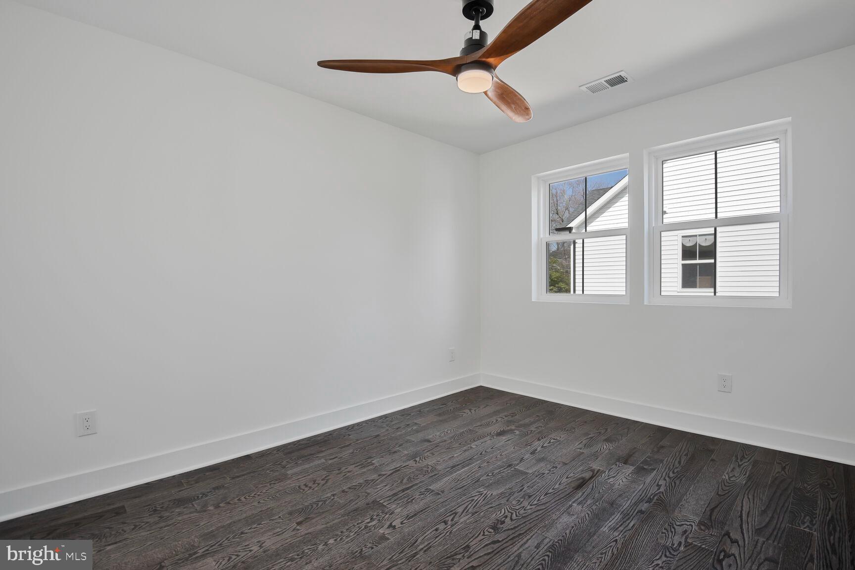 WOODSIDE - Residential