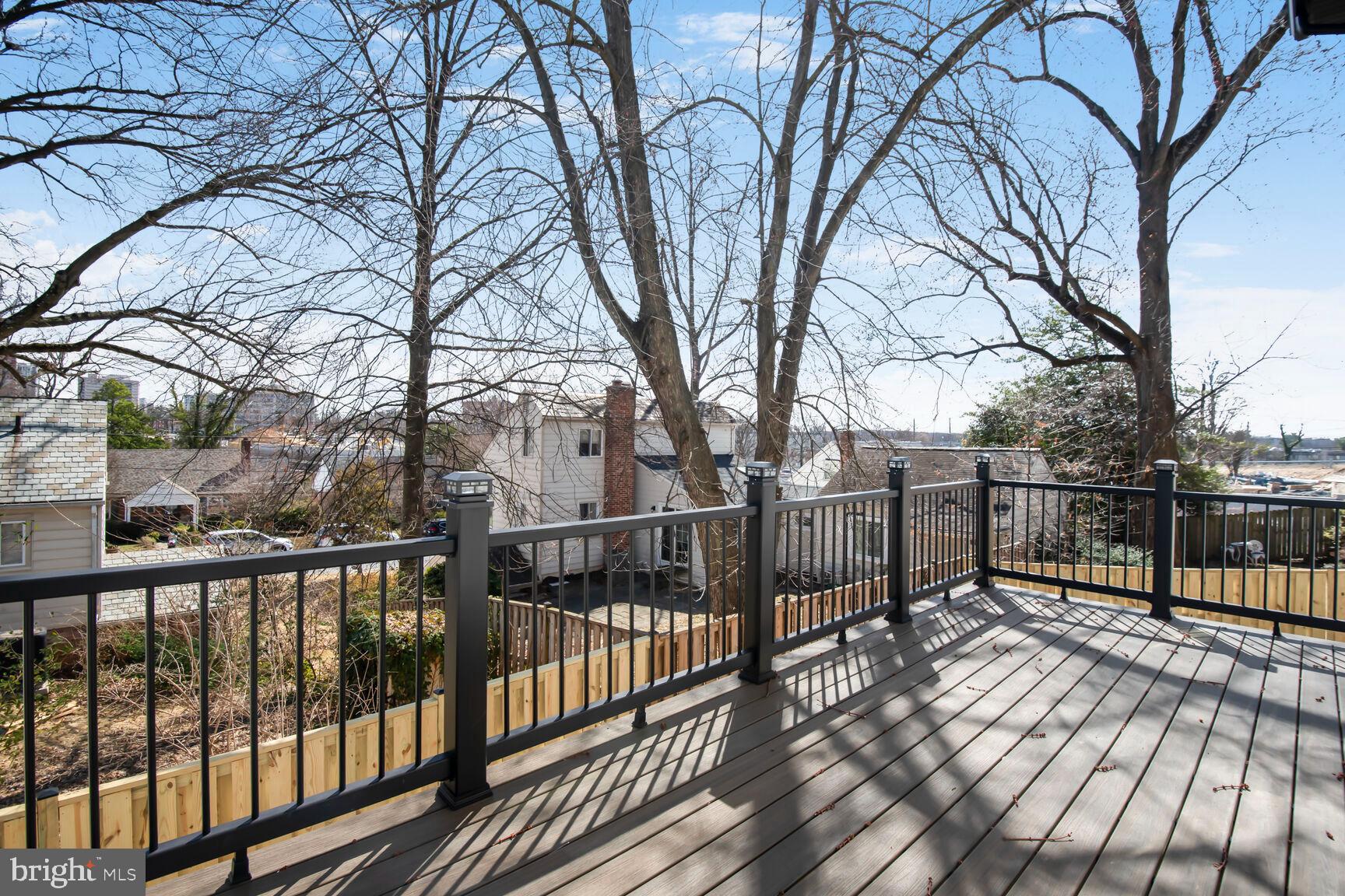 WOODSIDE - Residential