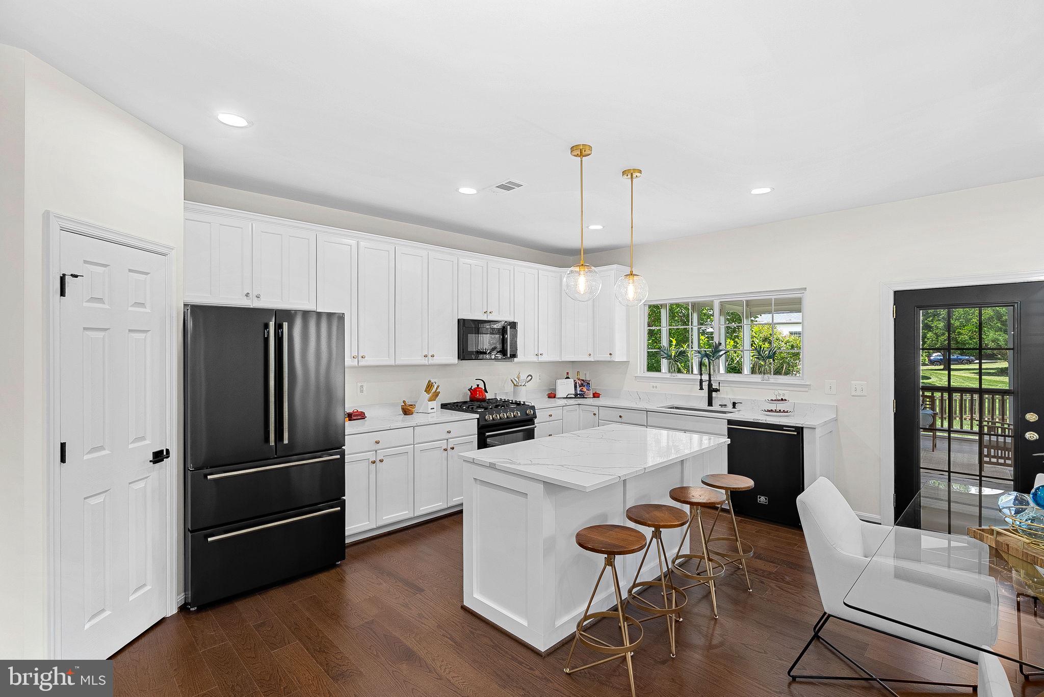 BROADLANDS - Residential