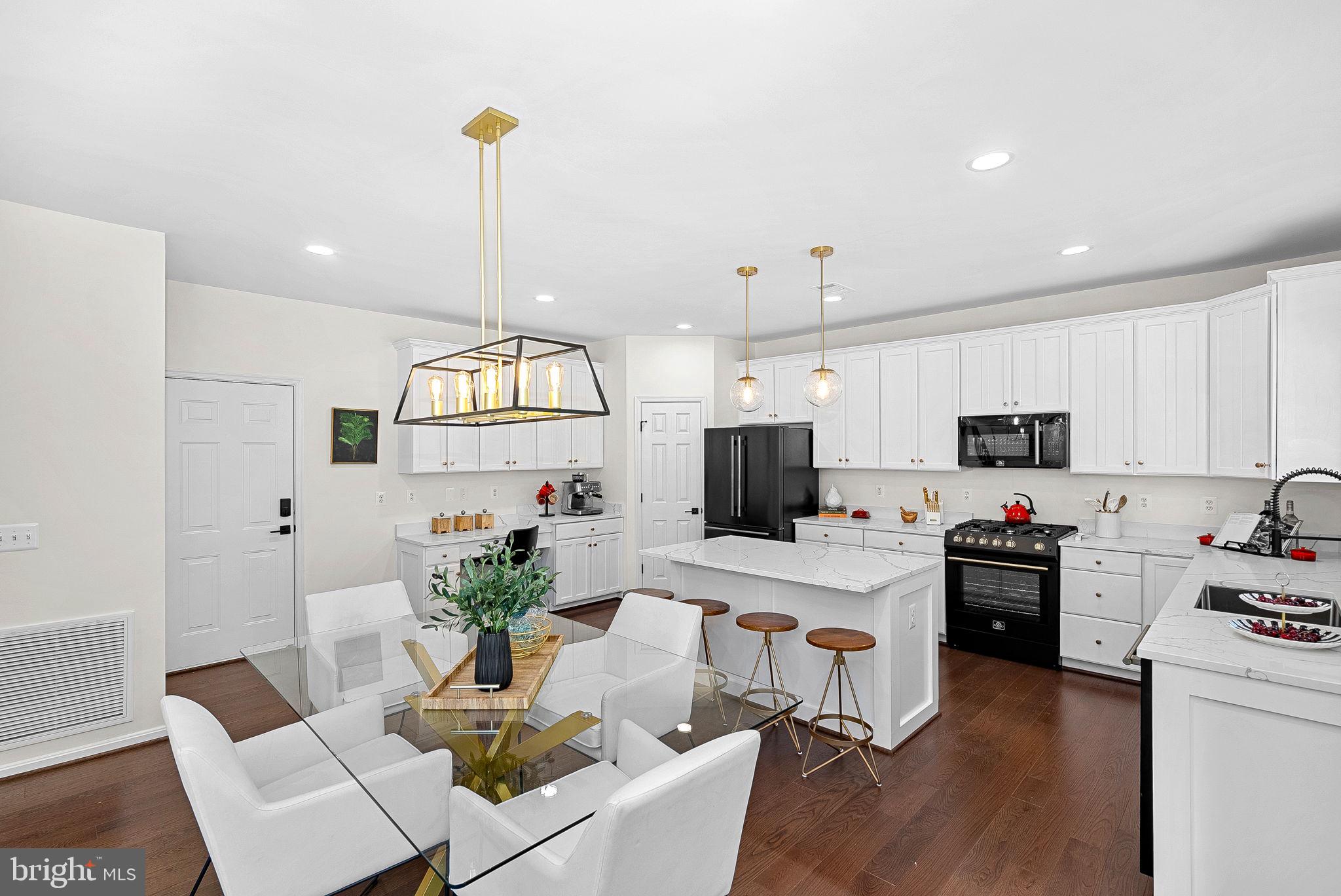 BROADLANDS - Residential