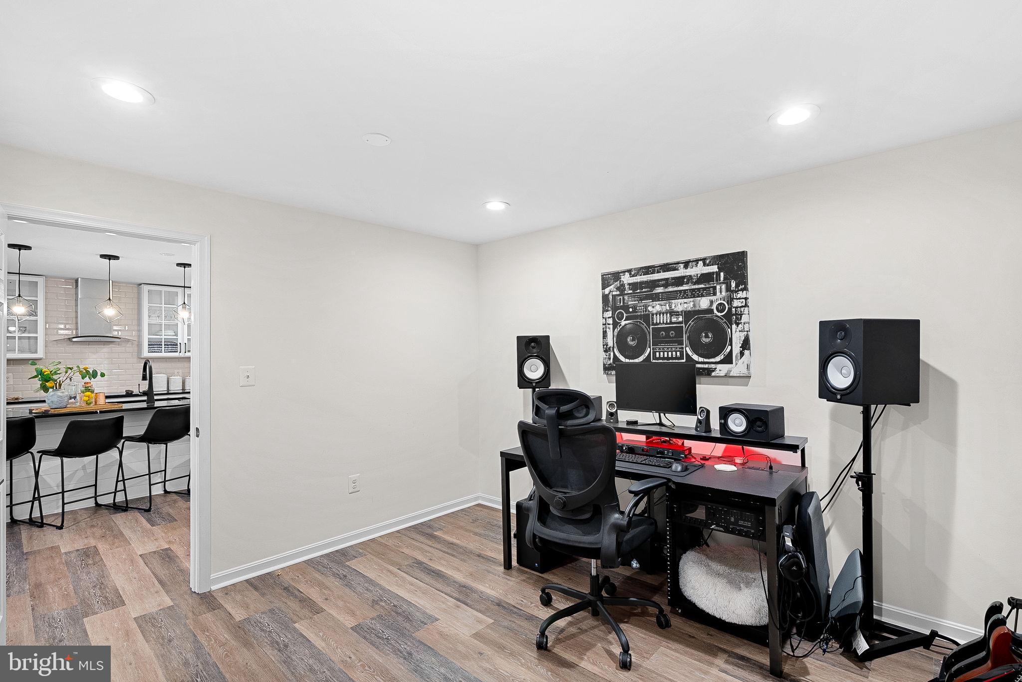 BROADLANDS - Residential