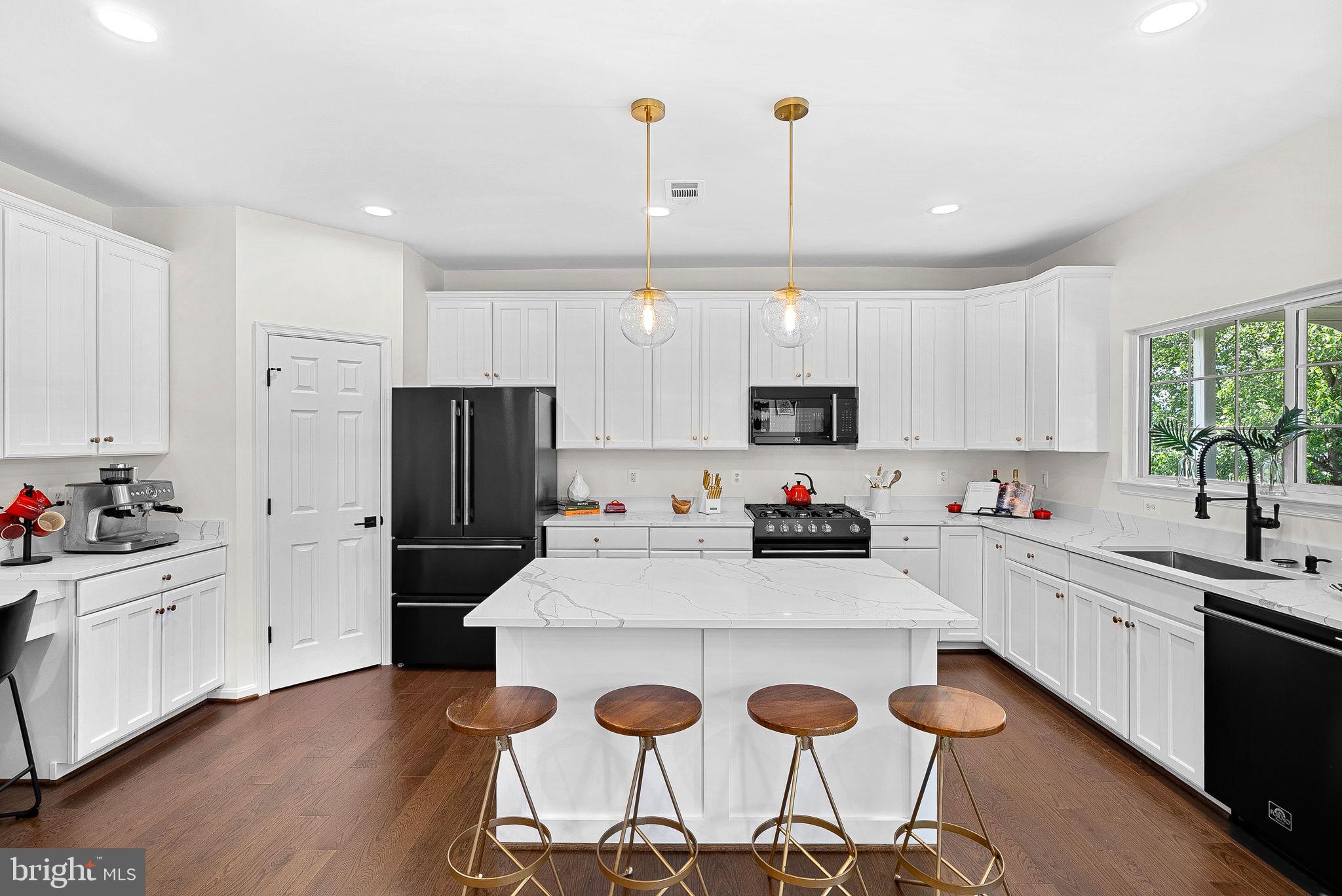 BROADLANDS - Residential