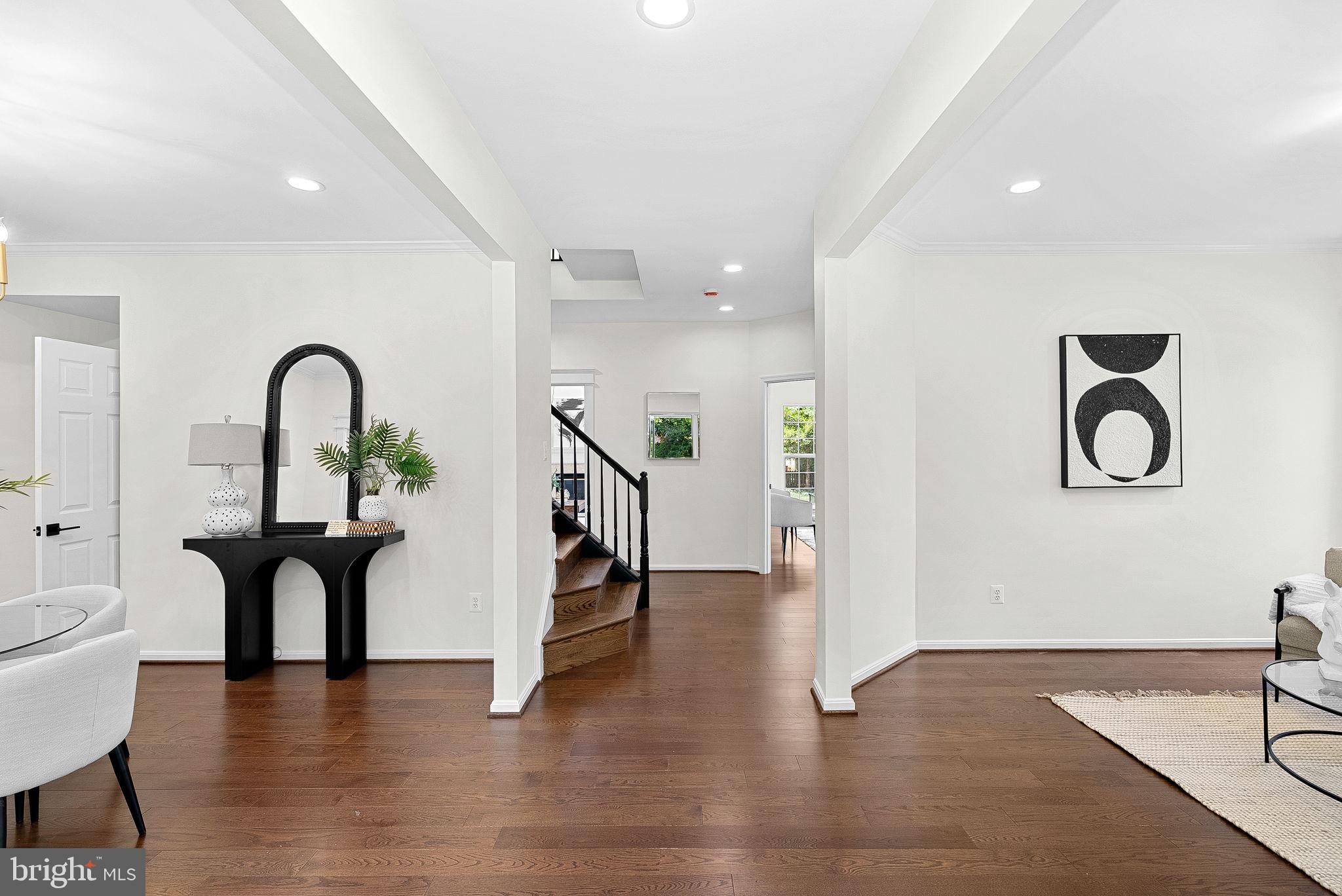 BROADLANDS - Residential