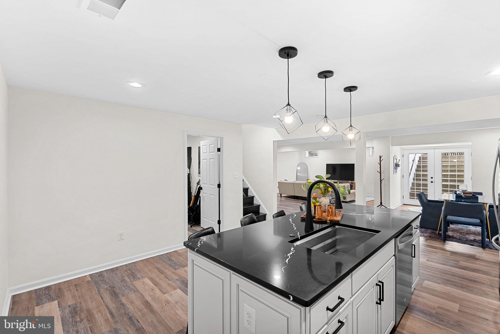 BROADLANDS - Residential