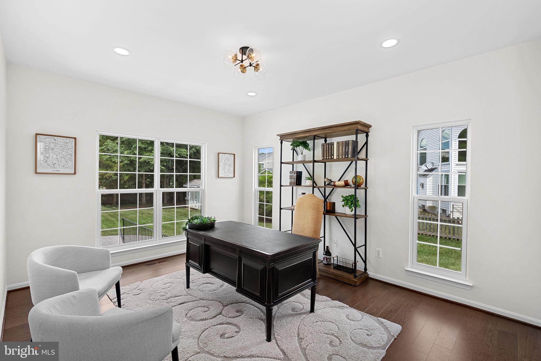 BROADLANDS - Residential