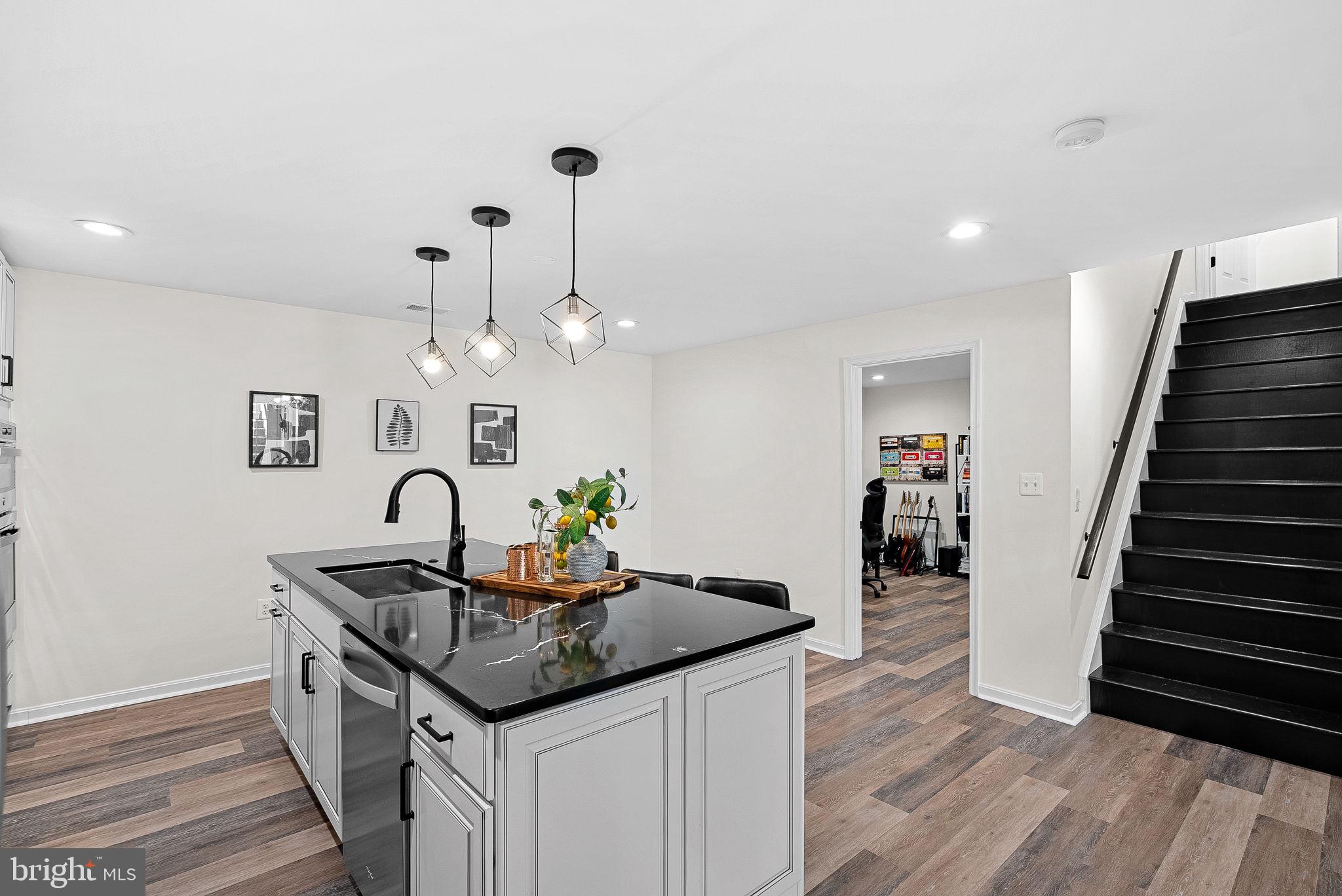 BROADLANDS - Residential