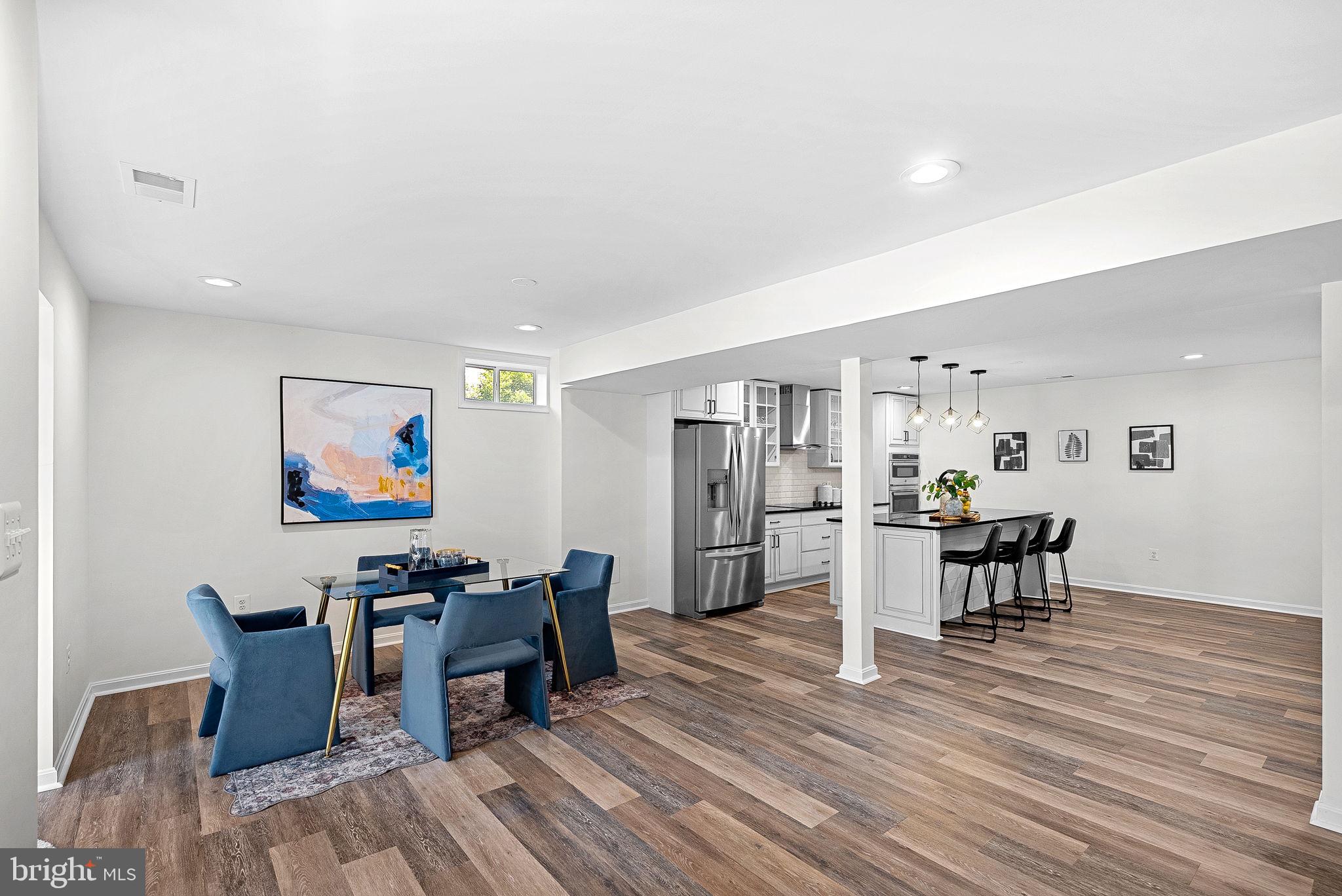 BROADLANDS - Residential