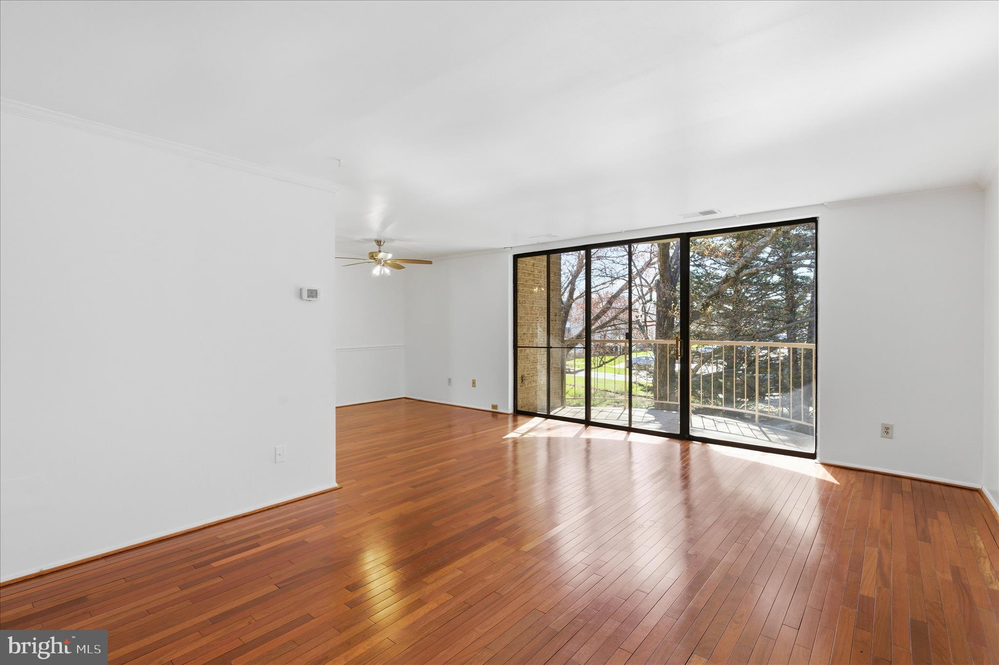 HUNTLEY SQUARE CONDOMINIUMS - Residential