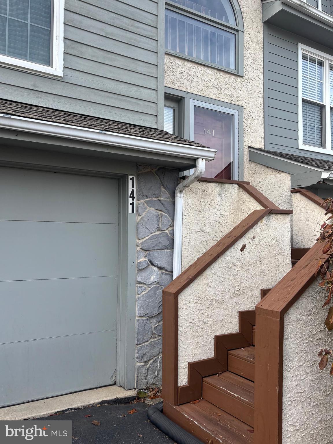 BALLINAHINCH - Residential Lease