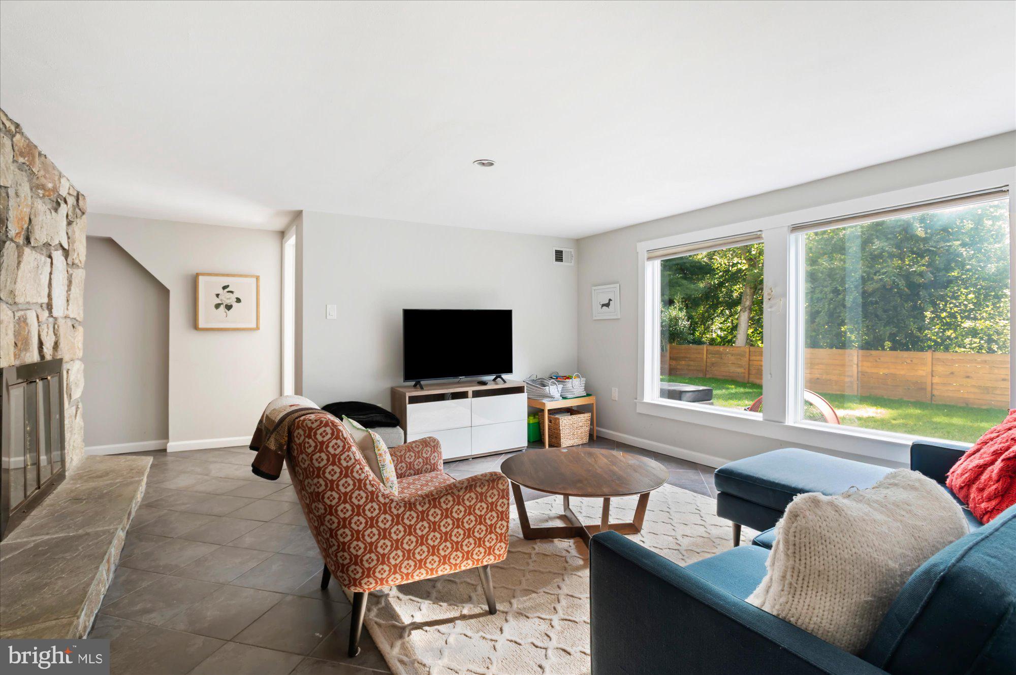 TULIP HILL - Residential
