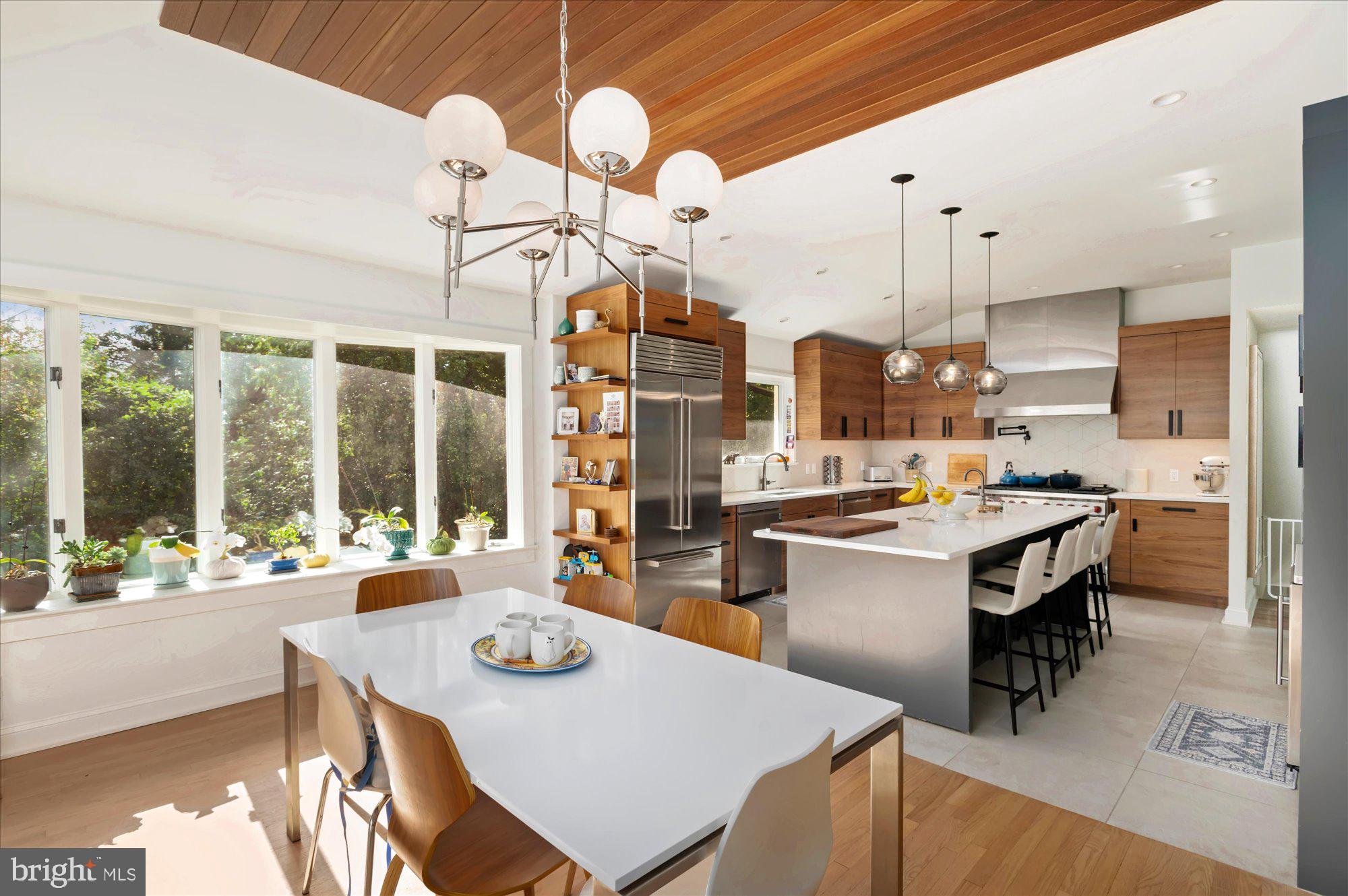 TULIP HILL - Residential